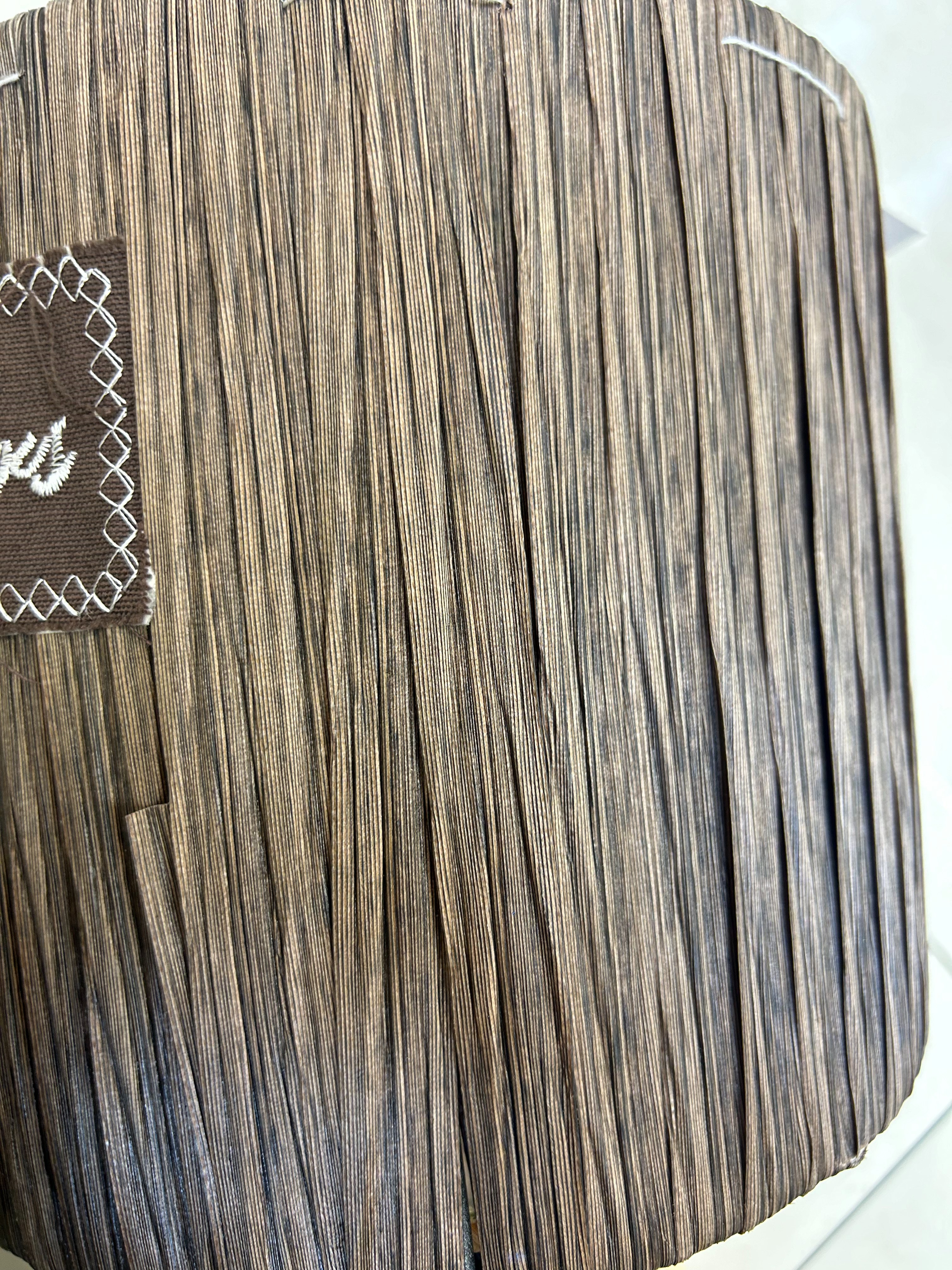 Nordic style creative, purely hand-woven flower baskets, wooden legs, high flower stands, floor-standing indoor decoration, green ivy flowerpots, garden potted plants Specification image