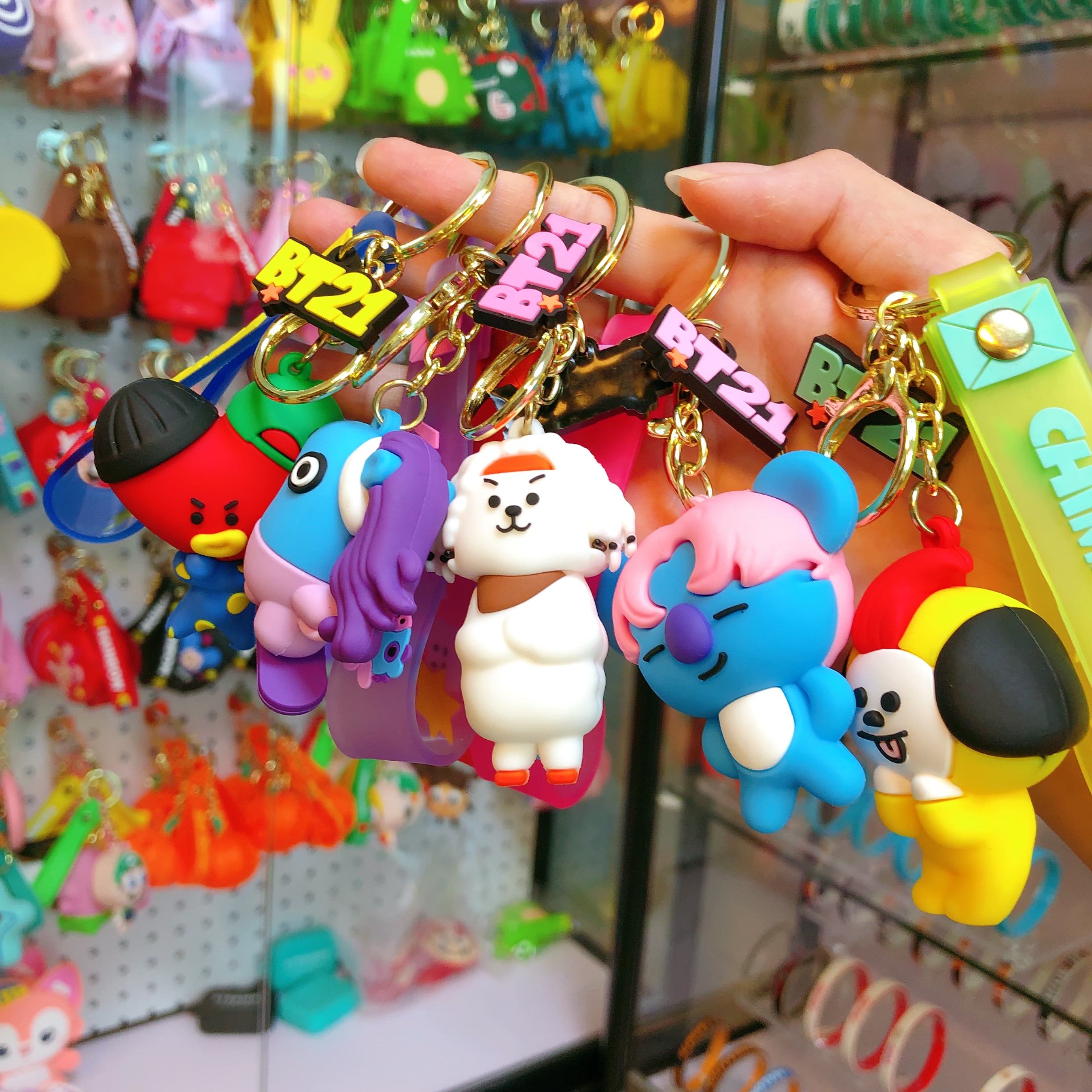 BT21 BTS keychain couple Schoolbag pendant bag, car key chain claw machine gift BT21 BTS keychain couple schoolbag pendant bag, car key chain claw machine