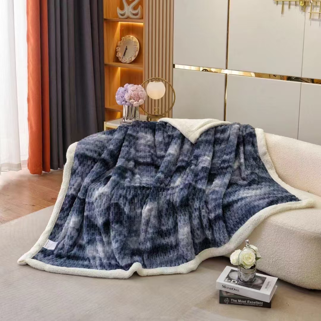 Factory wholesale double-layer covered blankets, turtle and lamb fleece blankets, thickened turtle shell fleece flannel blankets for autumn and winter, DB home textiles details Picture