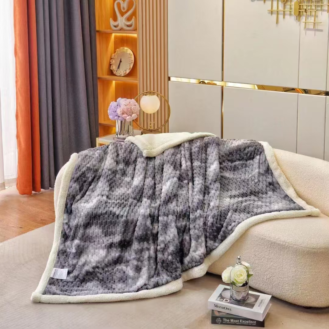 Factory wholesale double-layer covered blankets, turtle and lamb fleece blankets, thickened turtle shell fleece flannel blankets for autumn and winter, DB home textiles Specification image