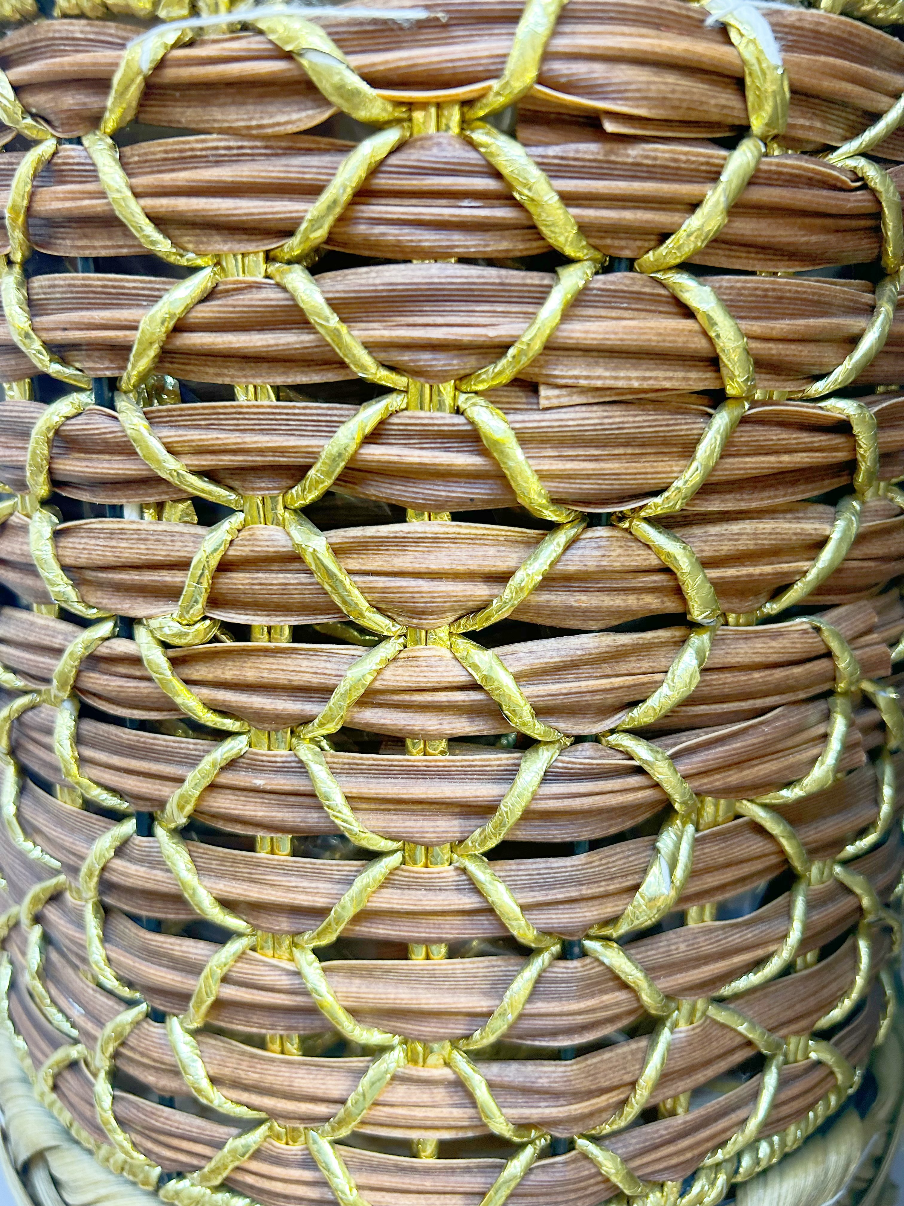 Nordic style creative, pure handcrafted gold thread woven flower baskets, wooden legs, high flower stands, floor-standing indoor and outdoor decoration, green ivy garden potted plants Specification image