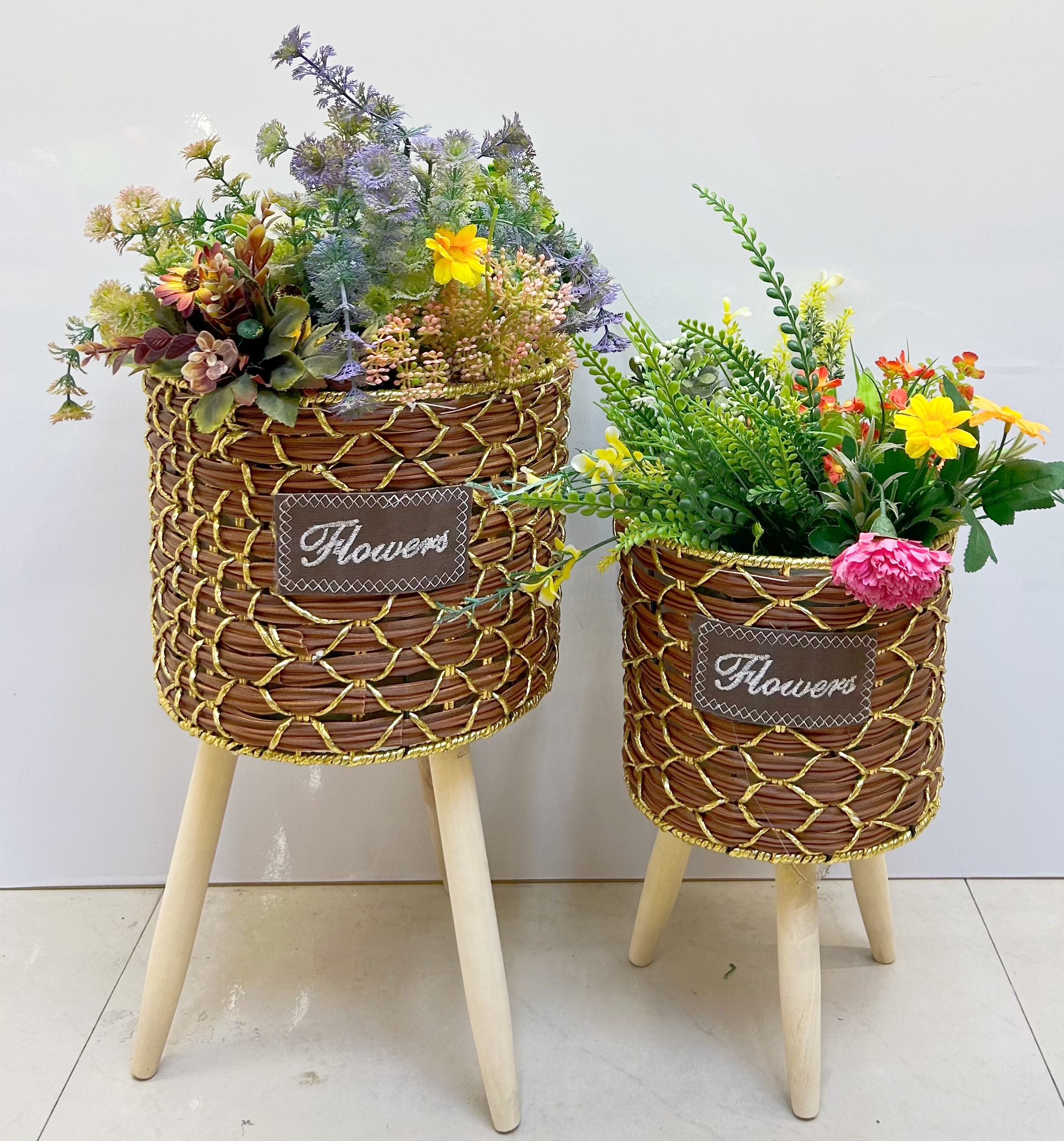 Nordic style creative, pure handcrafted gold thread woven flower baskets, wooden legs, high flower stands, floor-standing indoor and outdoor decoration, green ivy garden potted plants