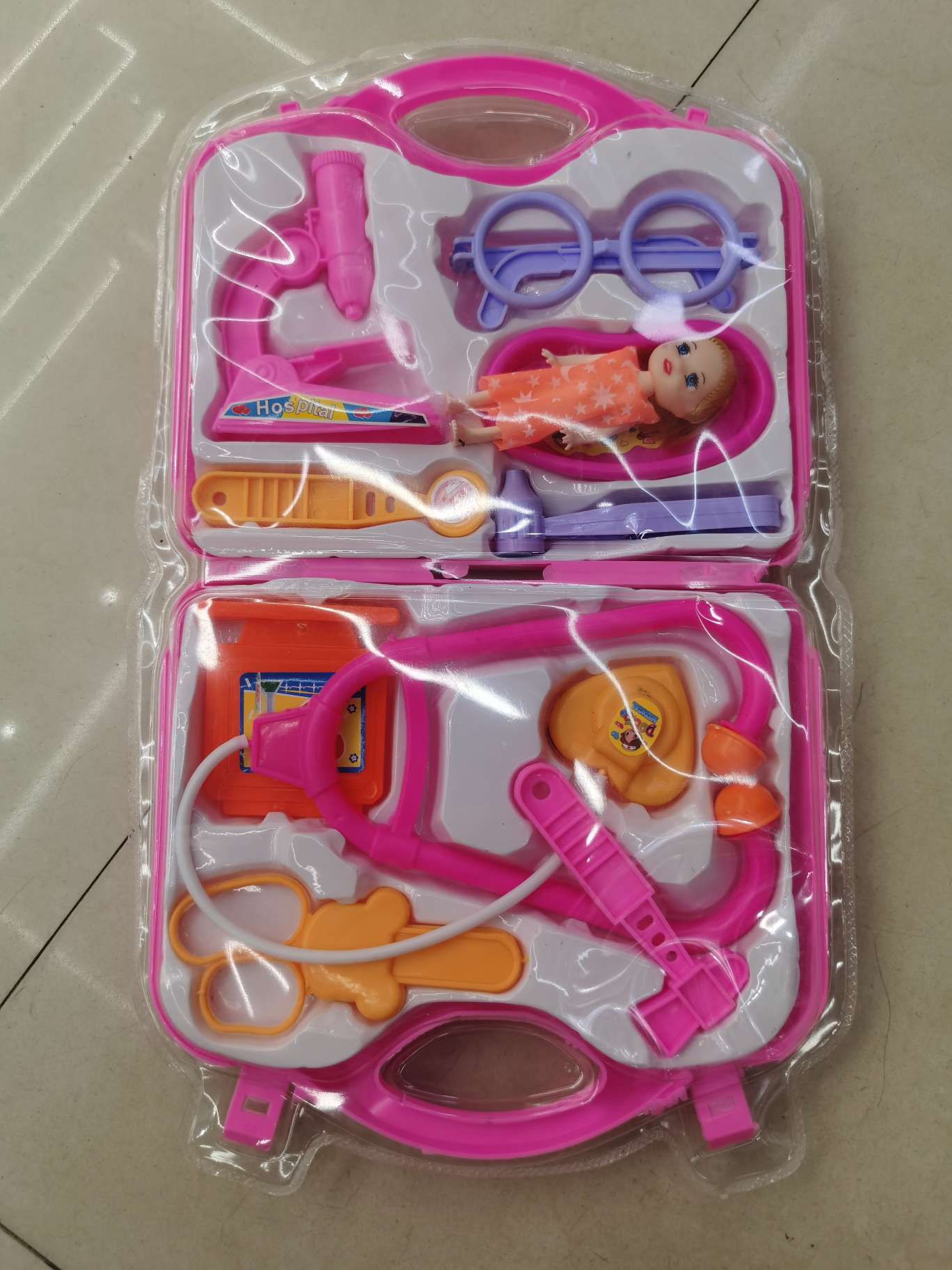 趣味玩具，爱心医院，各种医疗器械，体验扮演儿童乐趣。儿童玩具