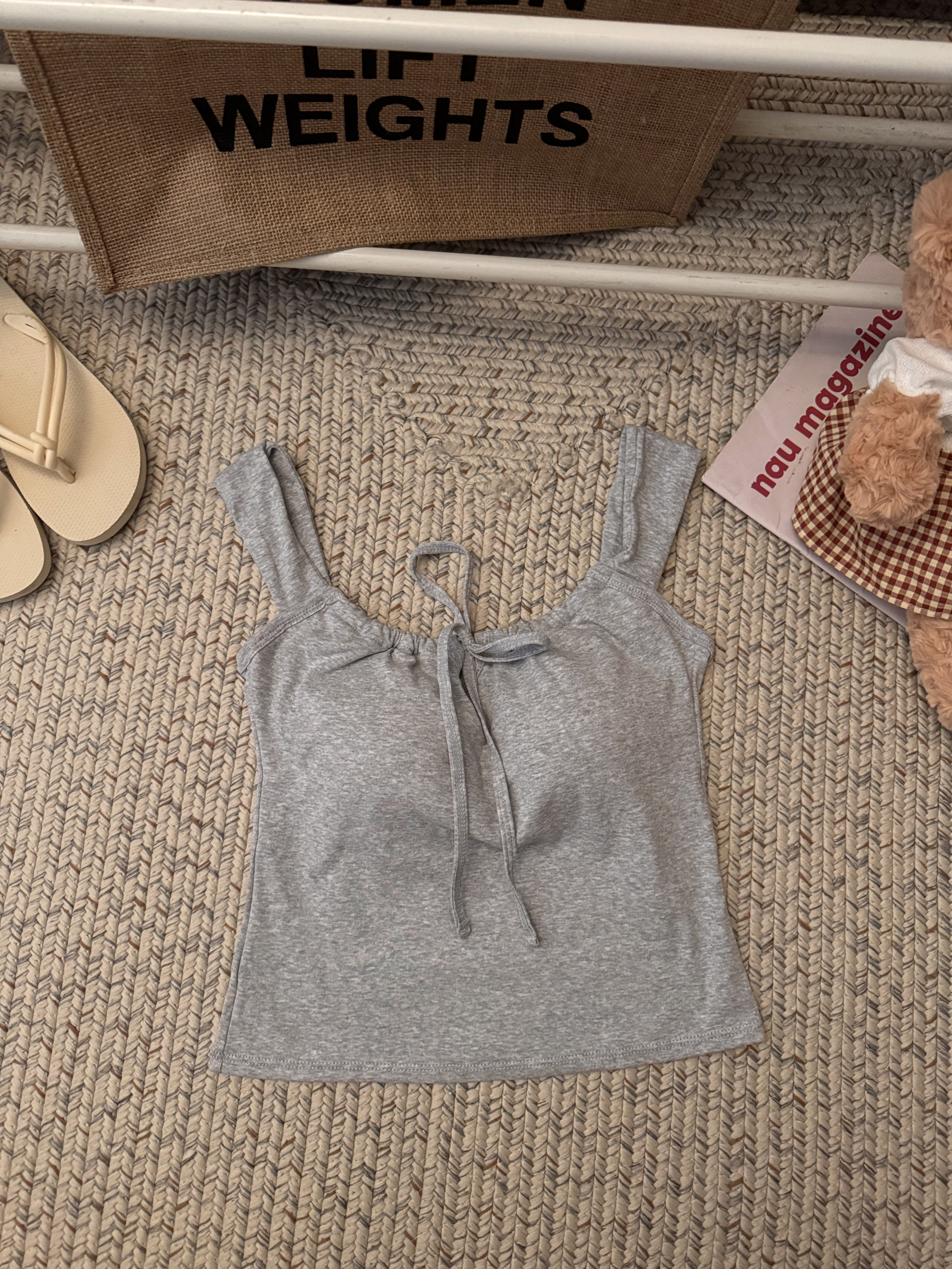 Sweet and spicy style, tie, bow, shoulder strap, halter top, women's summer, with a chest pad, fitted short top worn inside and outside Item Picture