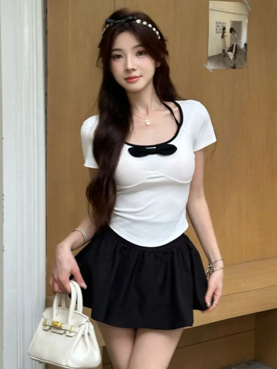 A T-shirt with a chest pad, a pure bow U-neck, and a sexy collarbone exposure. It's a summer hot girl short-sleeved top and a short base layer Specification image