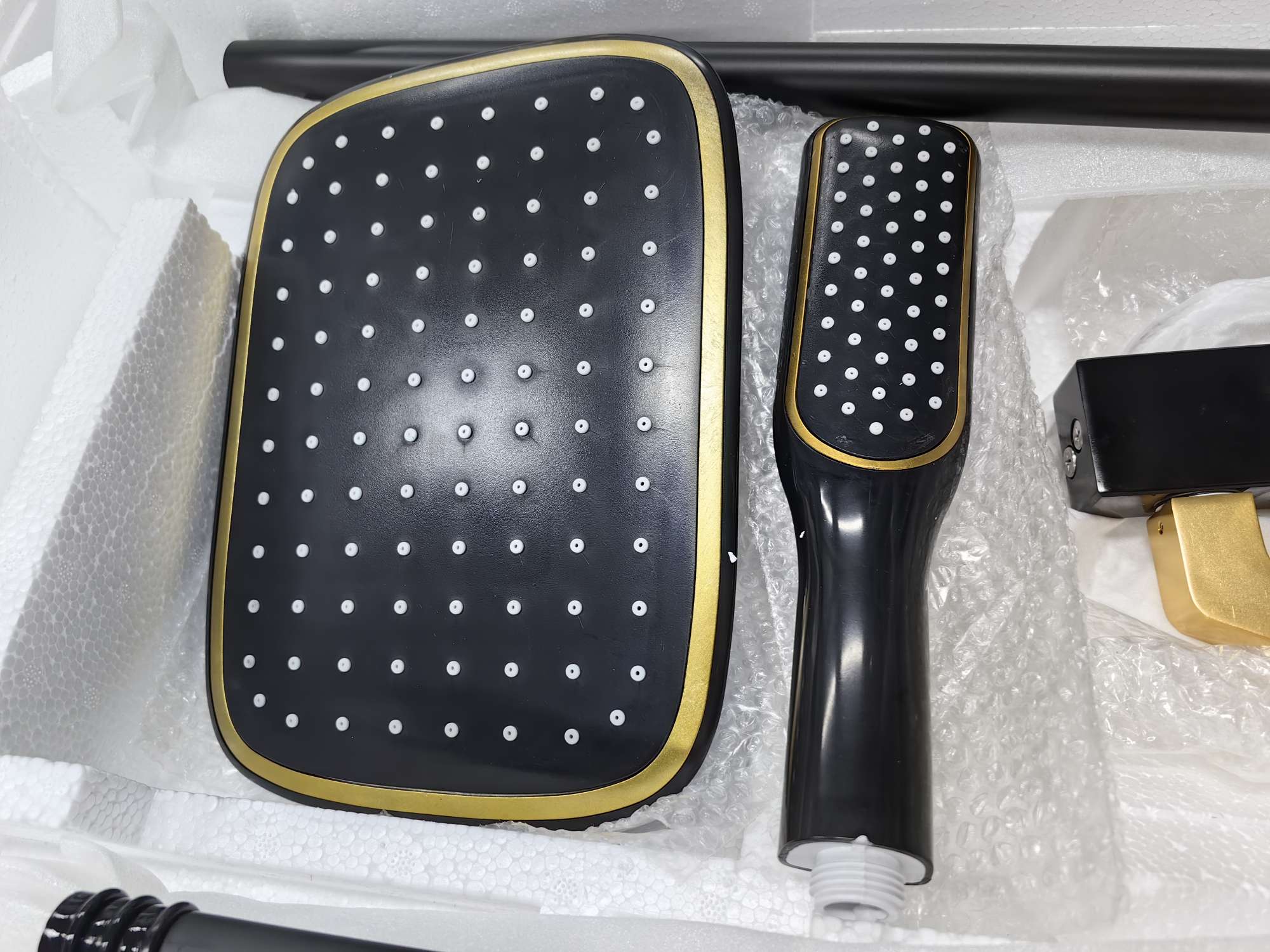 4078Bg Black Gold High-End Atmospheric Shower Faucet Set With Large Nozzle Faucet undefined