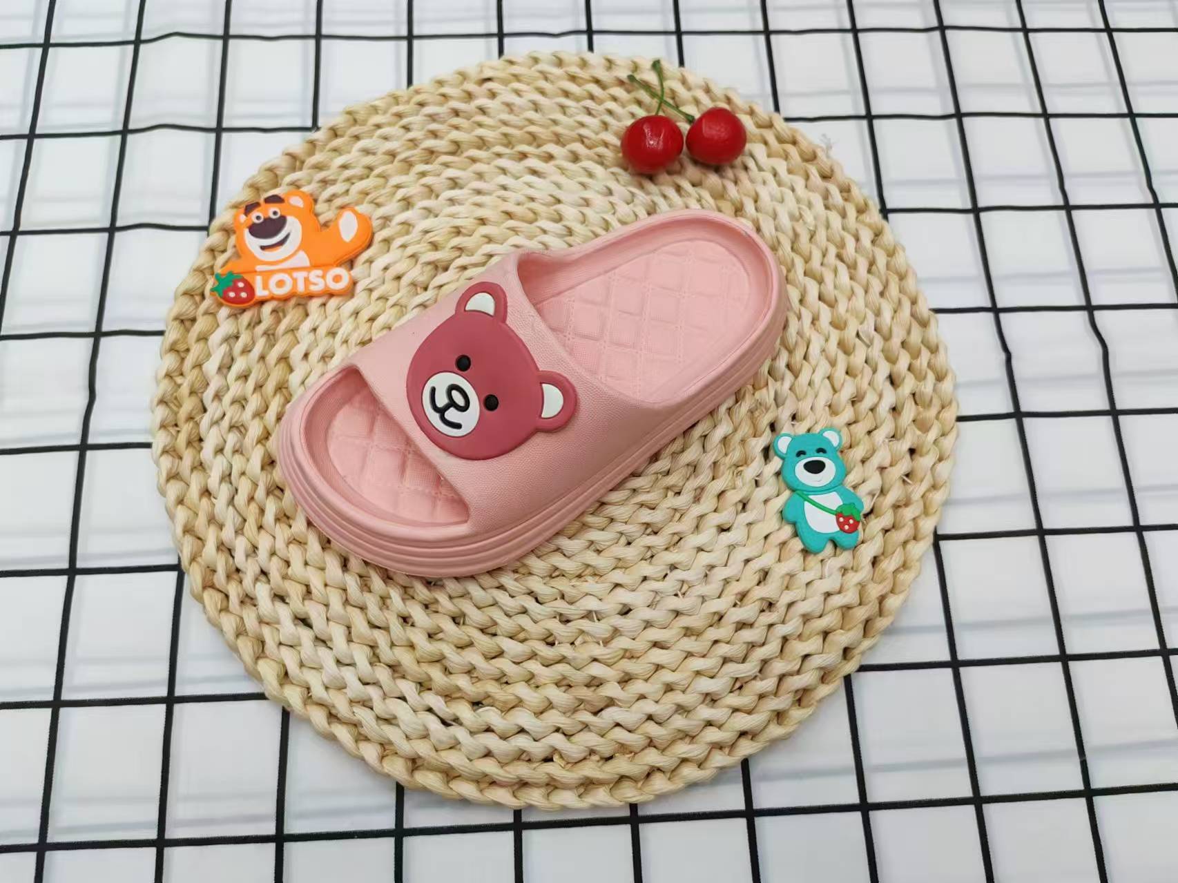The cute cartoon bear wears flip-flops outside in summer details Picture