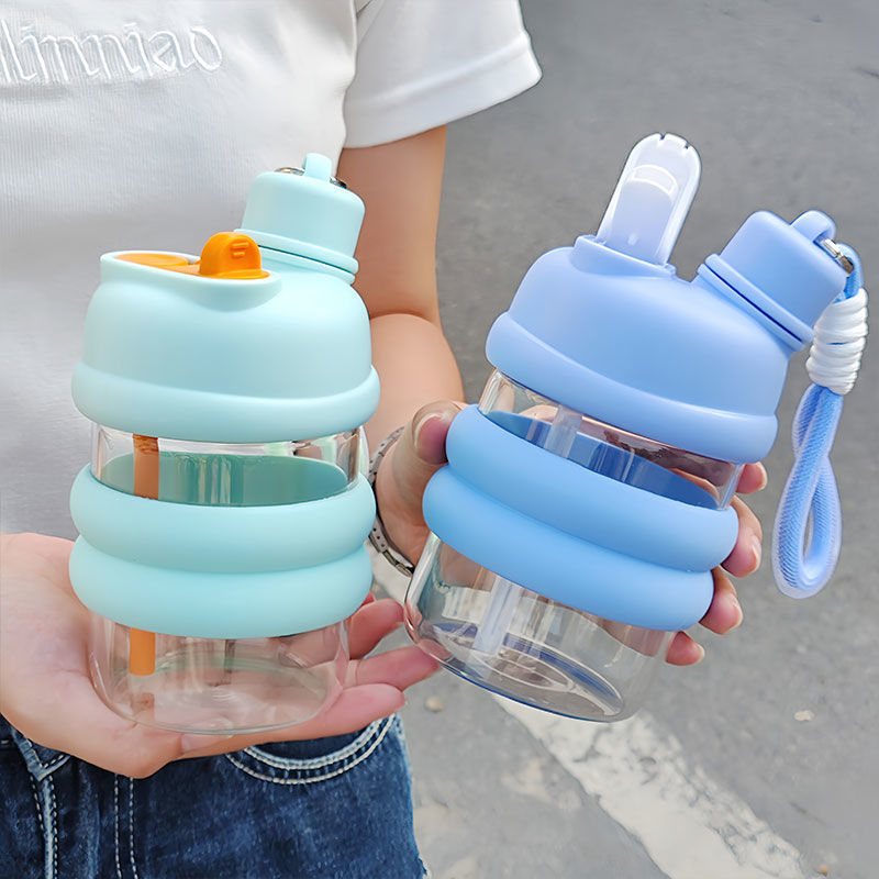 The new plastic cup with a high level of appearance is small and portable. It is a double drinking cup that can withstand high temperatures and is very cute for girls details Picture