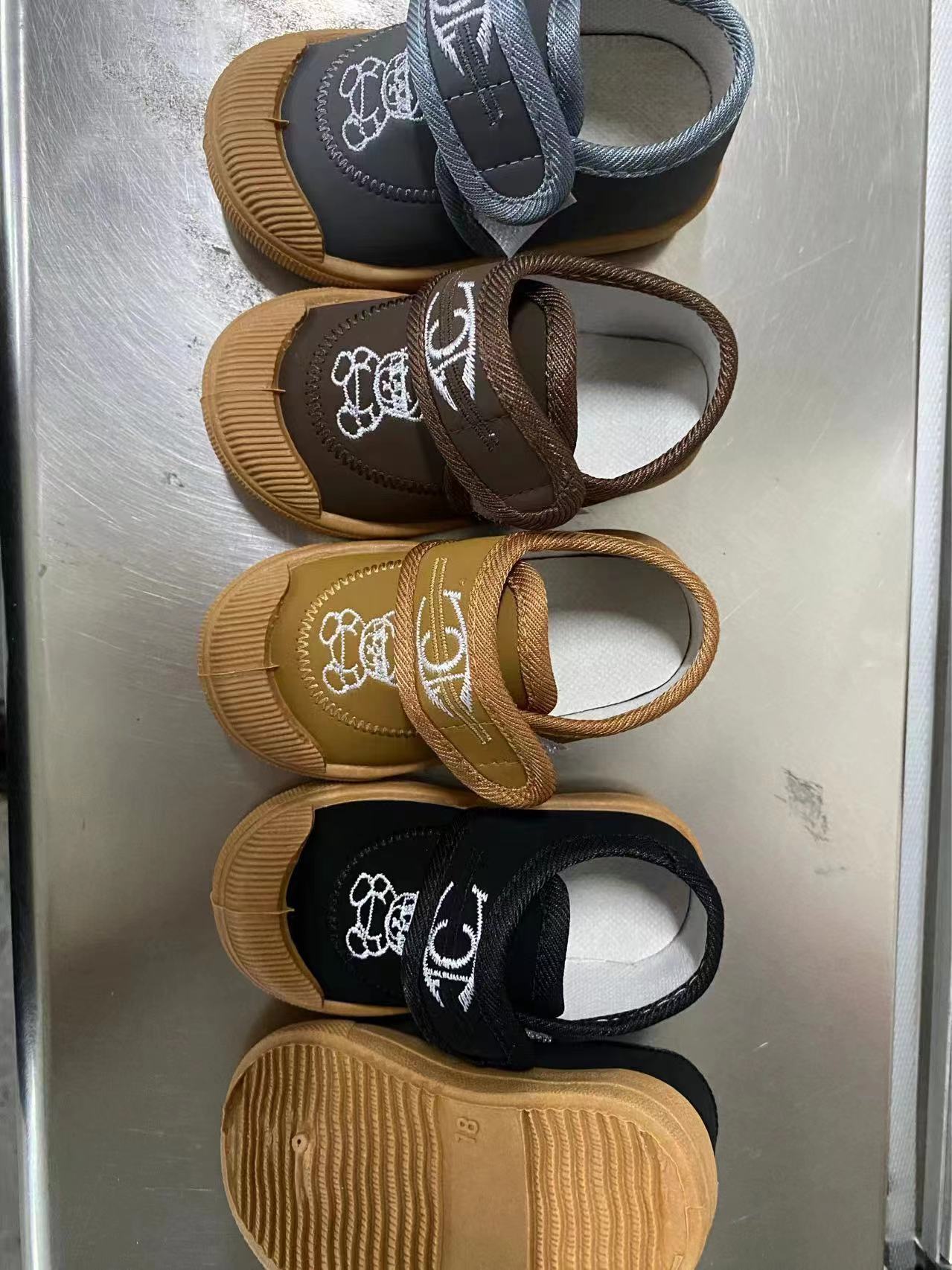 儿童鞋童运动鞋夏季新款卡通拖鞋 运动板鞋童款透气舒适耐磨防滑鞋子