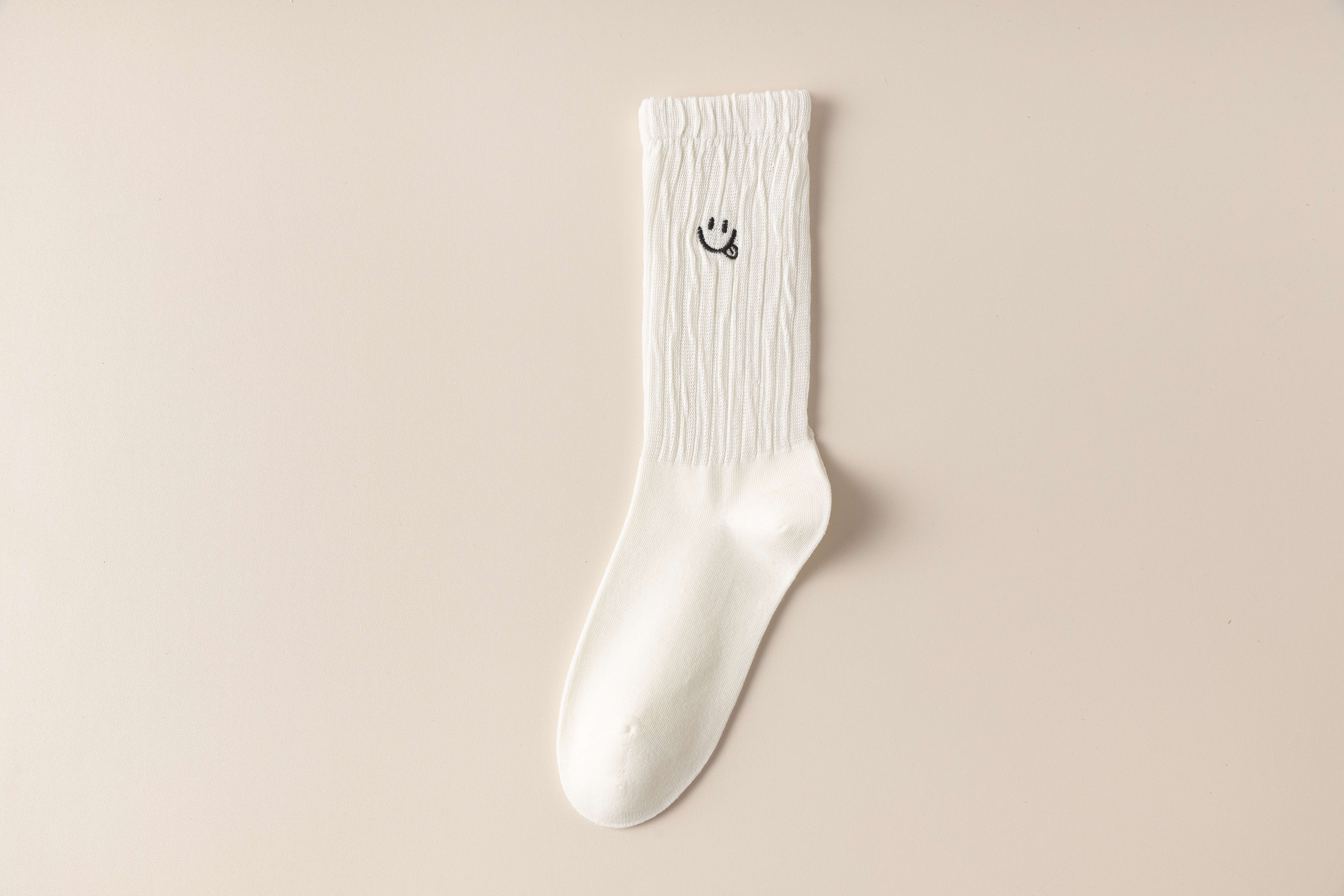 Pure cotton socks for women to prevent athlete's foot and odor, summer and spring internet-famous school-style mid-calf socks for women, Korean cartoon long socks with smiling faces Specification image