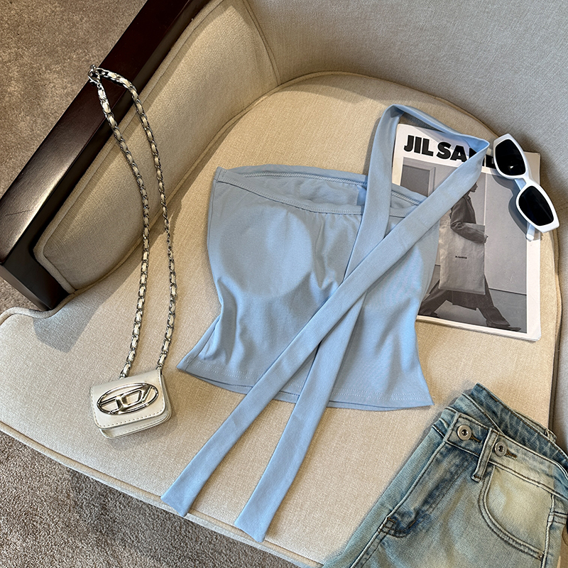 A sweet letter-printed strapless vest for women, a pure and sexy halter-neck sleeveless strapless top with a chest cushion Item Picture