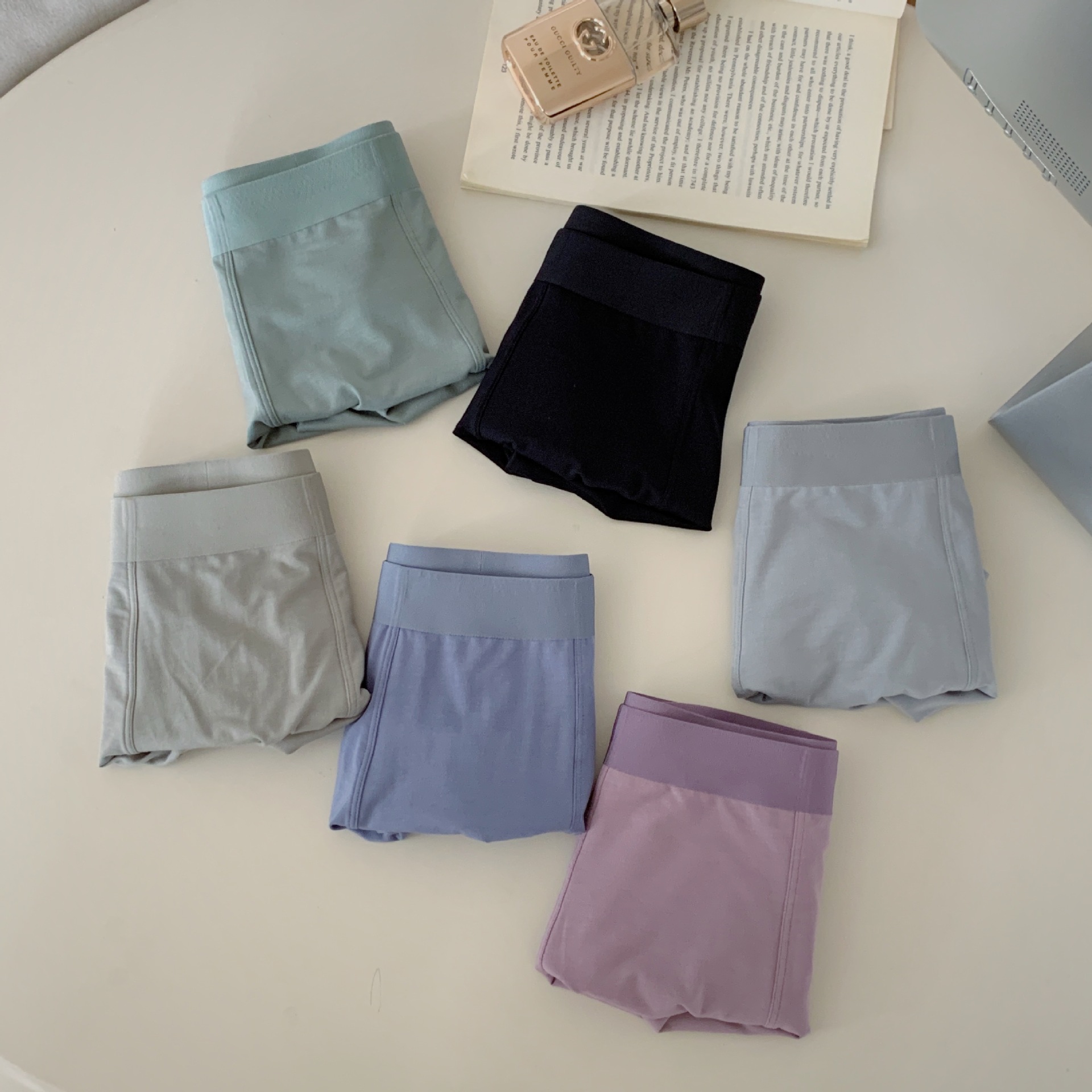 50S High-elastic Modal men's four-corner pants solid color simple, comfortable and skin-friendly mid-waist simple men's four-corner pants details Picture