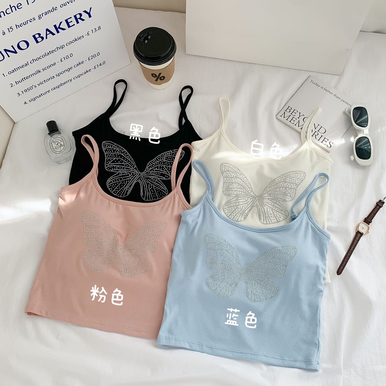 The hot girl butterfly hot diamond halter top is worn inside with a short, niche, crop top with a chest pad Application Scenario