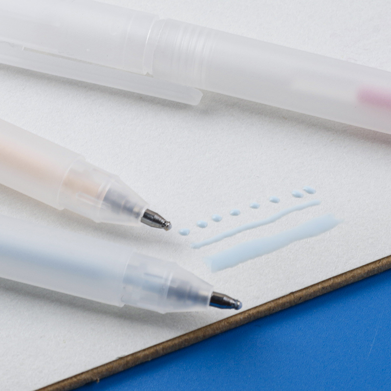 中性笔/晨光按动笔/中性笔文具/按动/文具白底实物图