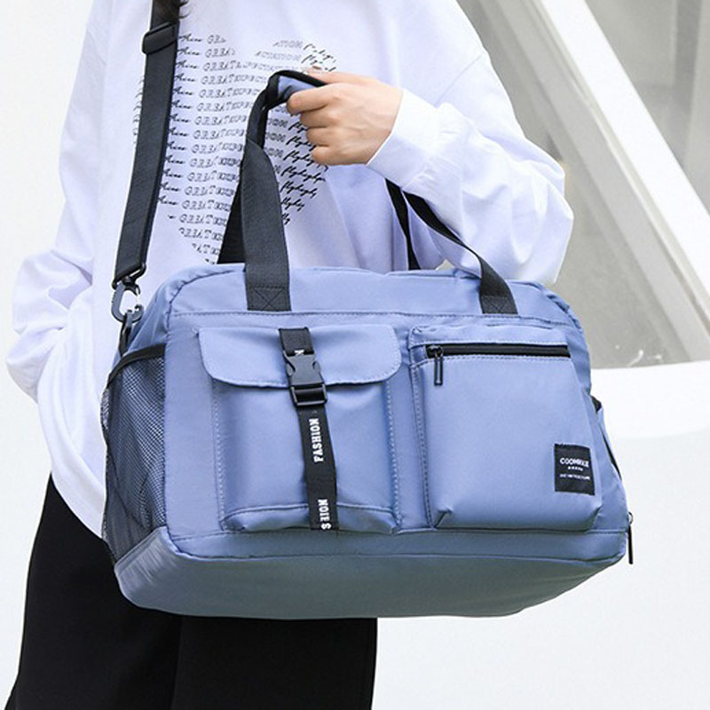 T men's and women's large-capacity, stretchable travel bag, luggage bag with shoe compartment, fitness bag, lightweight hand bag, shoulder bag Application Scenario