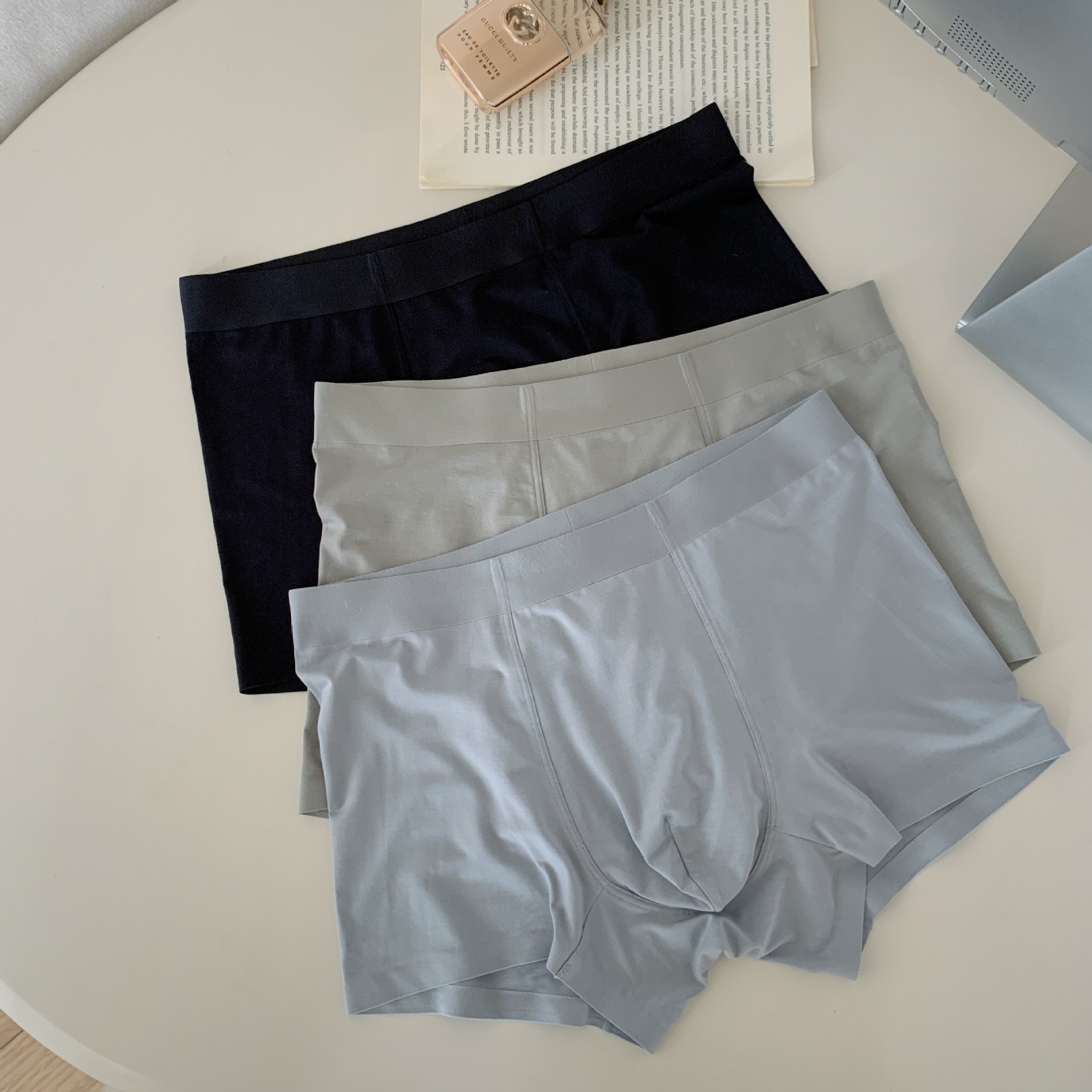 50S High-elastic Modal men's four-corner pants solid color simple, comfortable and skin-friendly mid-waist simple men's four-corner pants Application Scenario