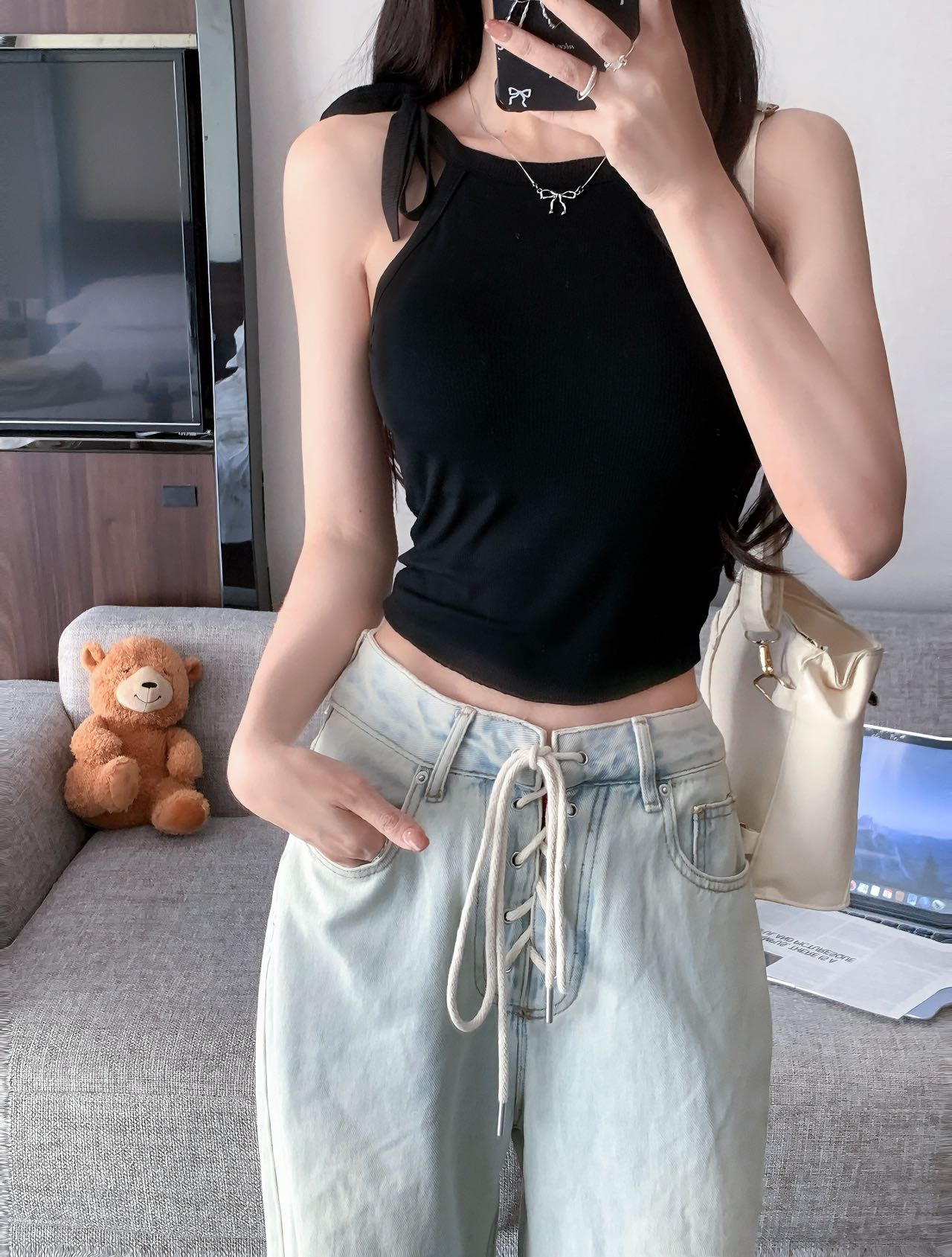 A new 2024 sleeveless top with a pure desire style lace-up neck, built-in chest cushion and halter top for women to wear outside pic 14