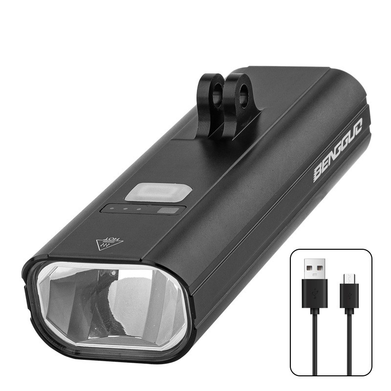 1922-400 USB charging bicycle headlight, aluminum alloy bicycle headlight, bicycle hanging headlight, strong flashlight, night cycling equipment Application Scenario