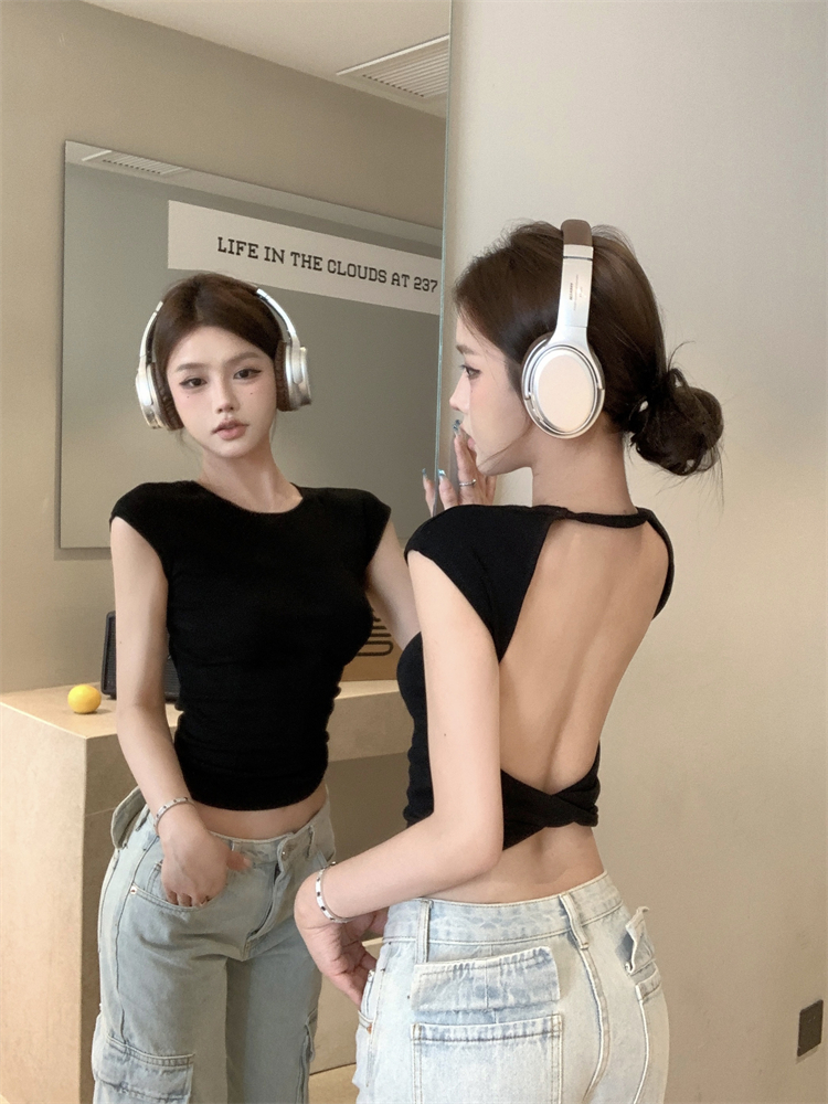 This summer design style features a cross-knotted front-shoulder short-sleeved T-shirt. It's a sexy, cut-out, backless top for women pic 10