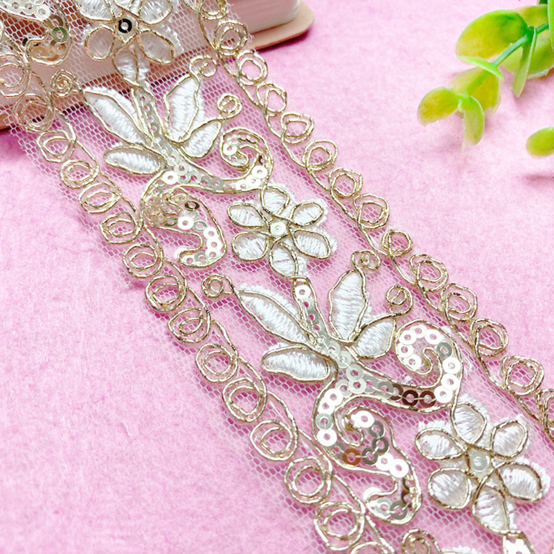 The manufacturer now has a truck with bone gold thread, polyester thread, lace, rope embroidery, Hanfu clothing accessories, curtains, home textiles and belts details Picture