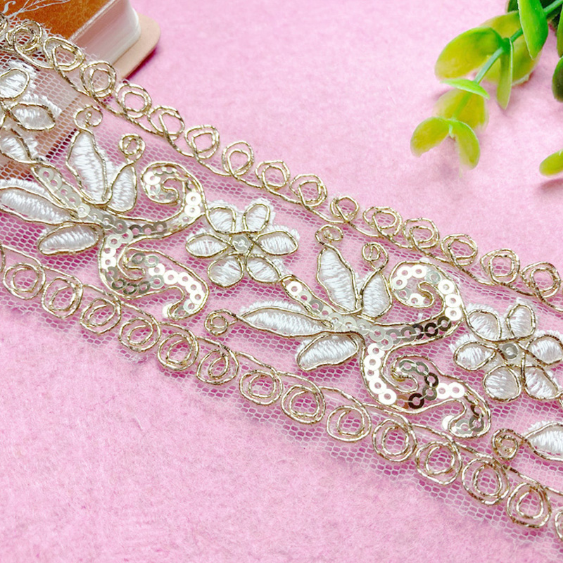 The manufacturer now has a truck with bone gold thread, polyester thread, lace, rope embroidery, Hanfu clothing accessories, curtains, home textiles and belts
