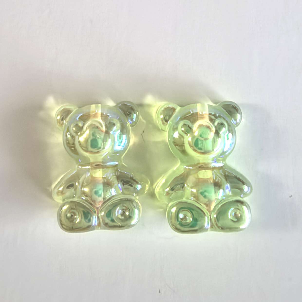 Clothing accessories, accessories, bear vertical hole bracelets, pendants, hair clips, clothes, shoes, bags, stickers, Bear seven-color resin detail image 3
