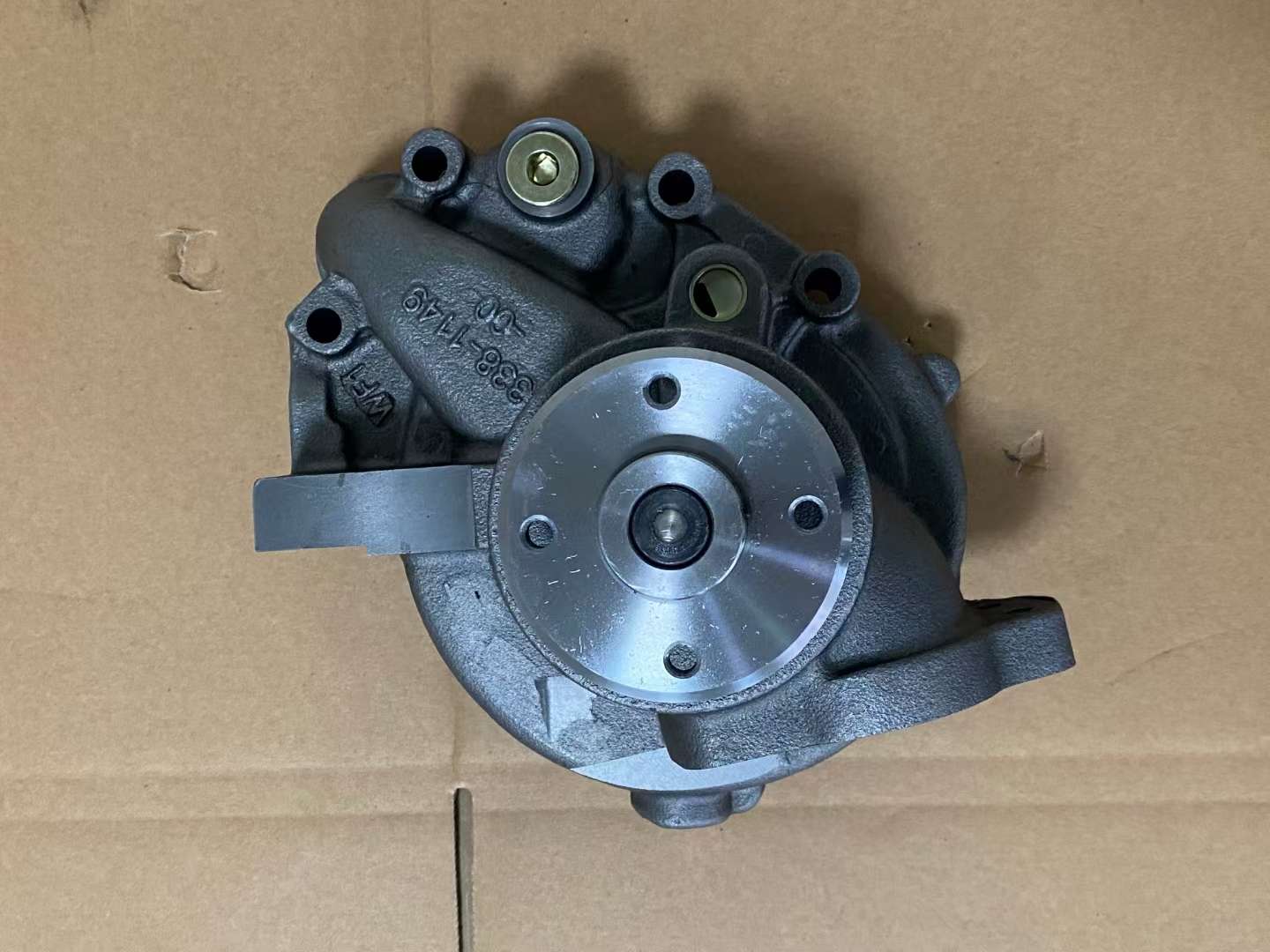 تنطبق قطع الغيار الميكانيكية الهندسية على المضخات المائية لمحرك كارتر C9-3-447-8230.