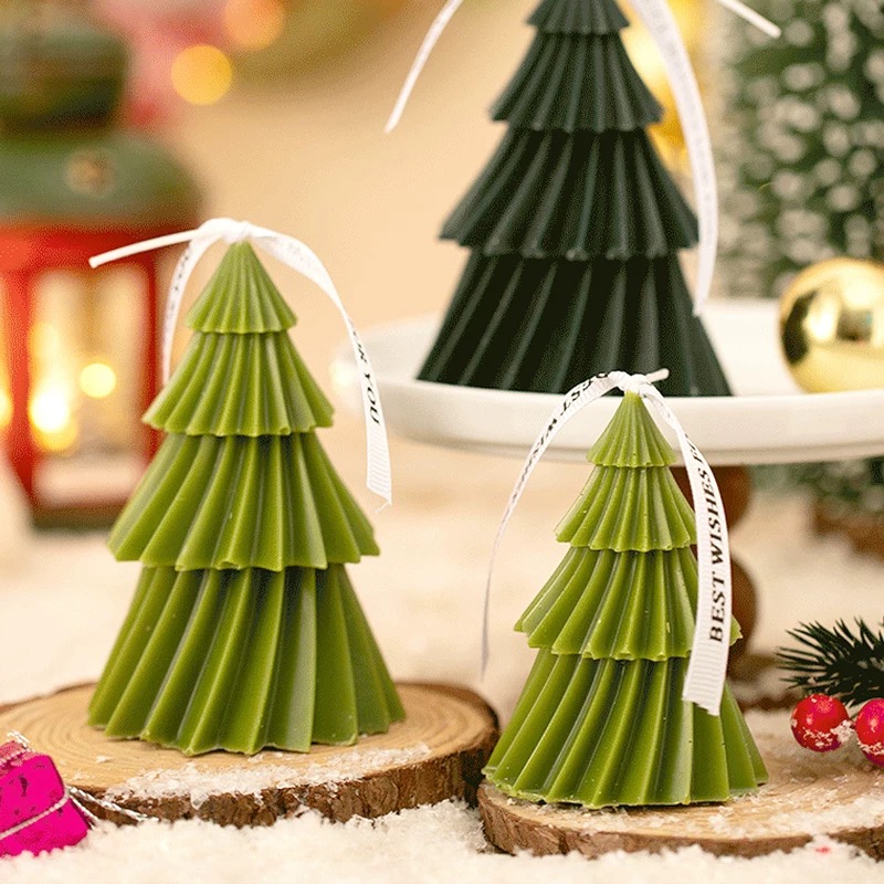 Scented Christmas tree candles, cute Christmas tree shapes, Christmas atmosphere, soy wax gift ornaments, scented Christmas tree candles, scented Christmas trees, cute Christmas tree shapes, Christmas atmosphere, soy wax gift ornaments, souvenirs Application Scenario