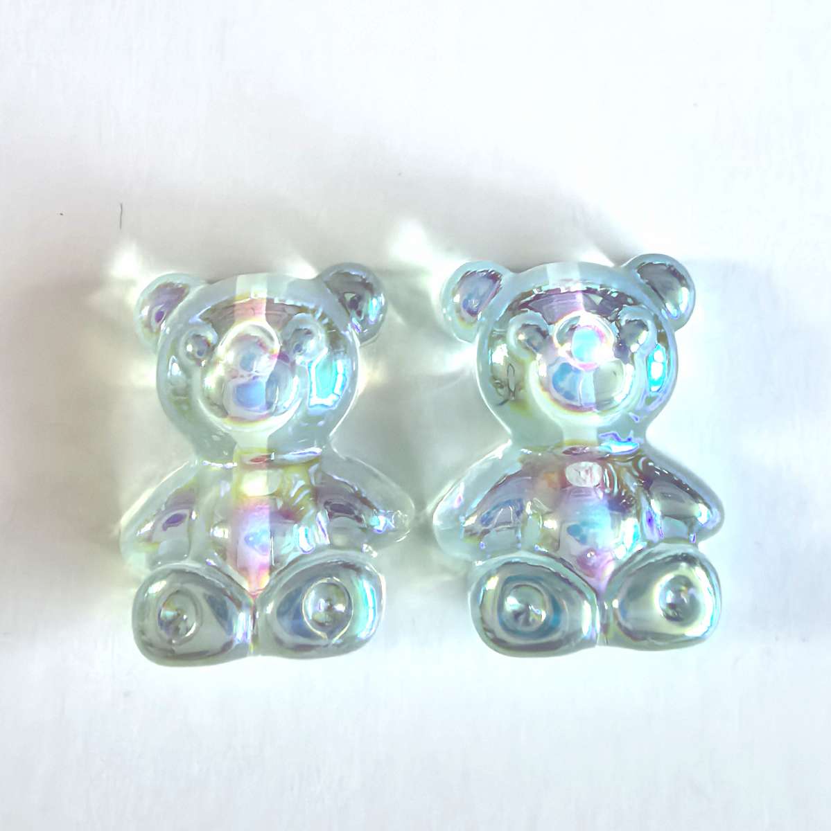 Clothing accessories, accessories, bear vertical hole bracelets, pendants, hair clips, clothes, shoes, bags, stickers, Bear seven-color resin detail image 4