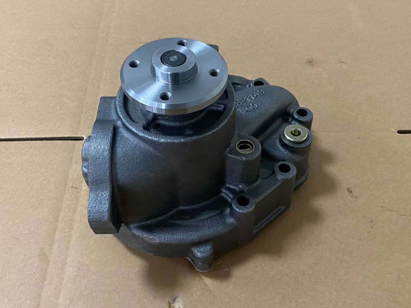 The construction machinery parts are suitable for Caterpillar C9.3 engine water pump 447-8230 details Picture