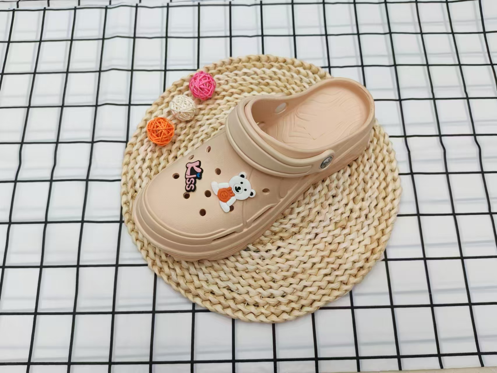 Cute cartoon summer outerwear crocs details Picture