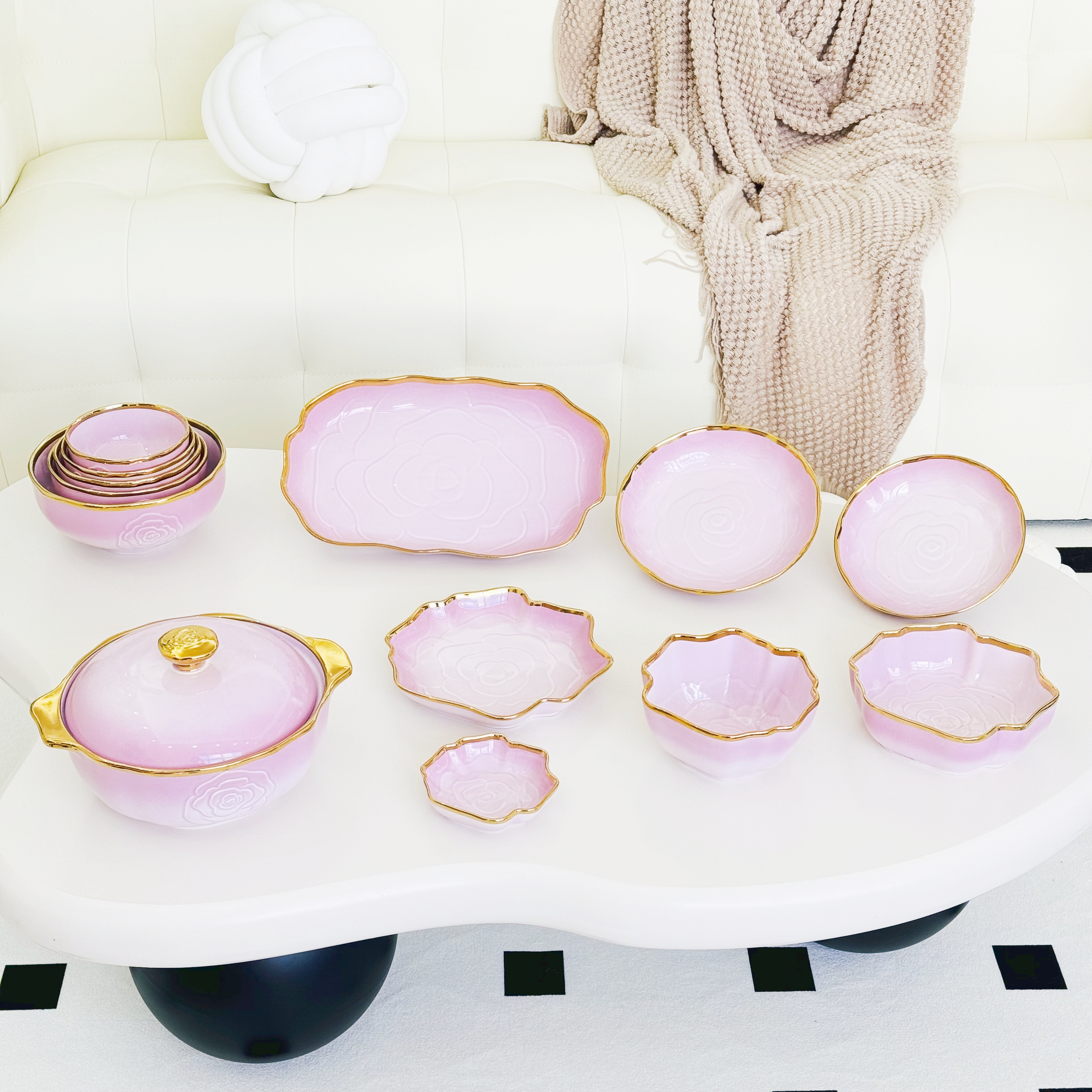 A set of household light luxury high-end bone China ancient-style printed bowls, cherry blossom pink 2024 new fish plates, bowls and chopsticks, beautiful Chinese simple style, popular Japanese plates, ceramic bowls and plates, high appearance level ceramic tableware set details Picture