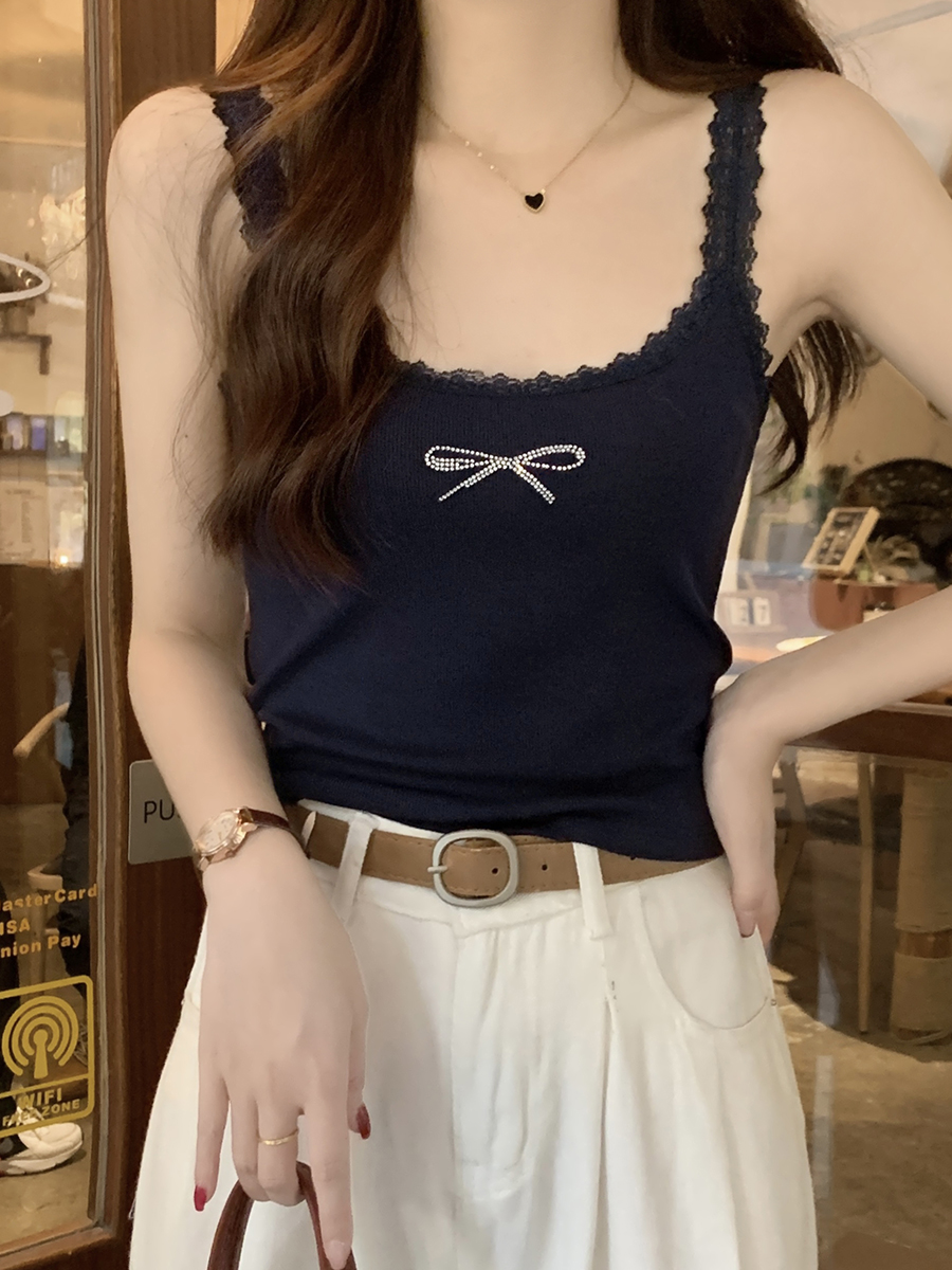 A navy blue lace-trimmed halter top for women's summer 2024 new style with bow print, high-waisted lace-covering short top details Picture