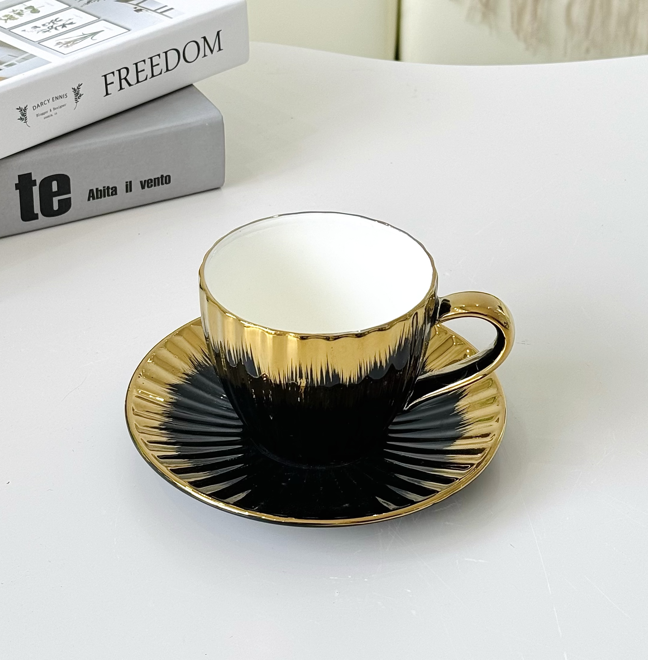 Tazas de café de cerámica dorada tazas de té luz lujo hogar rosa oro inglés té de la tarde juego de té alto nivel de apariencia exquisito conjunto de tazas y platos Specification image