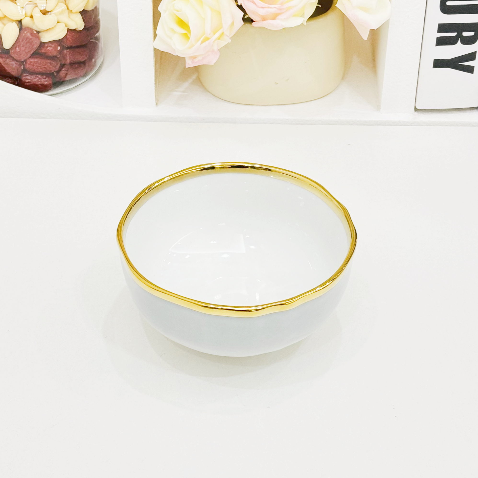 A set of household light luxury and high-end bowls, bone China 2024 new style, beautiful ceramic bowls, plates, bowls and tableware