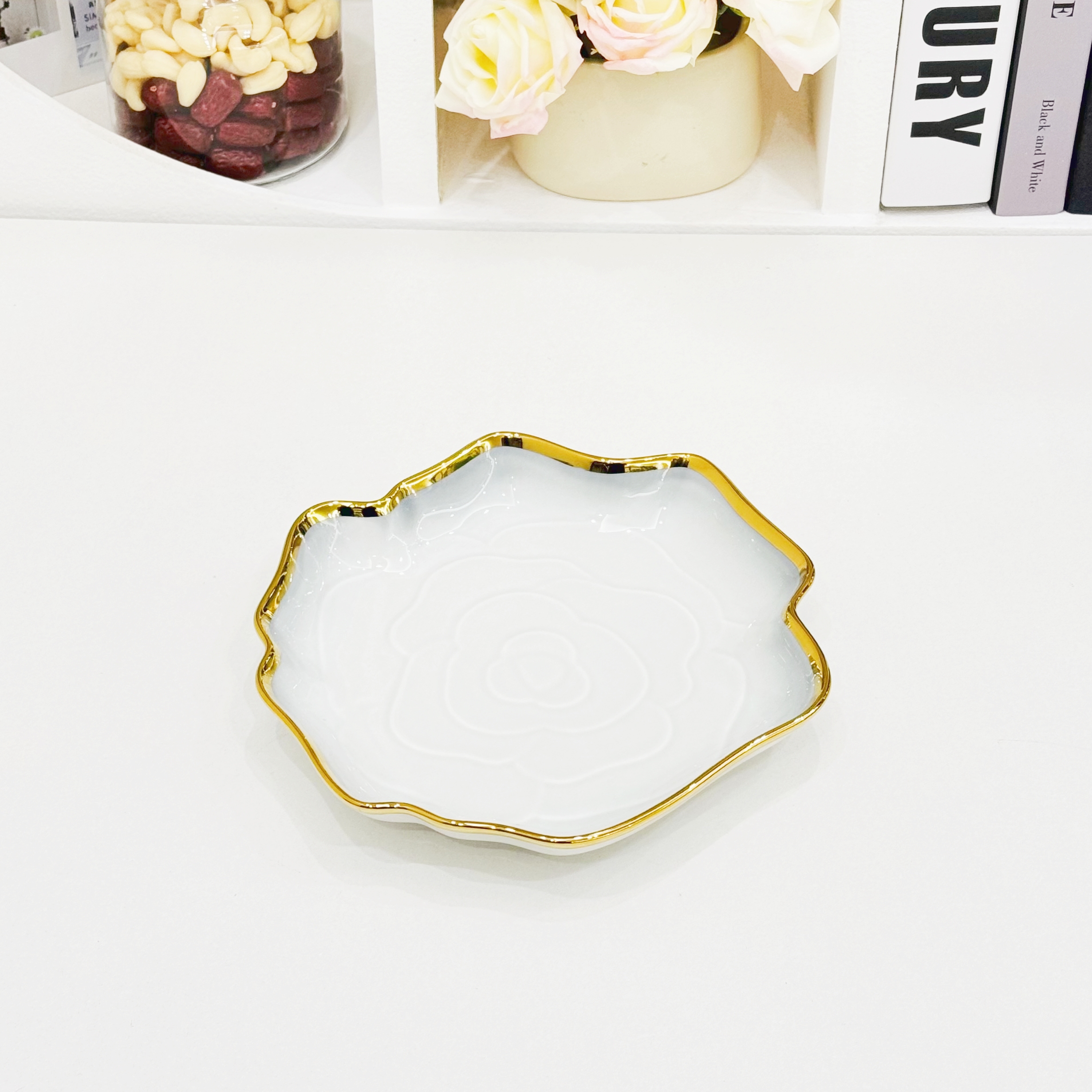 A set of household light luxury high-end plates, bone China 2024 new style, beautiful ceramic bowls, plates, tableware and cutlery Specification image