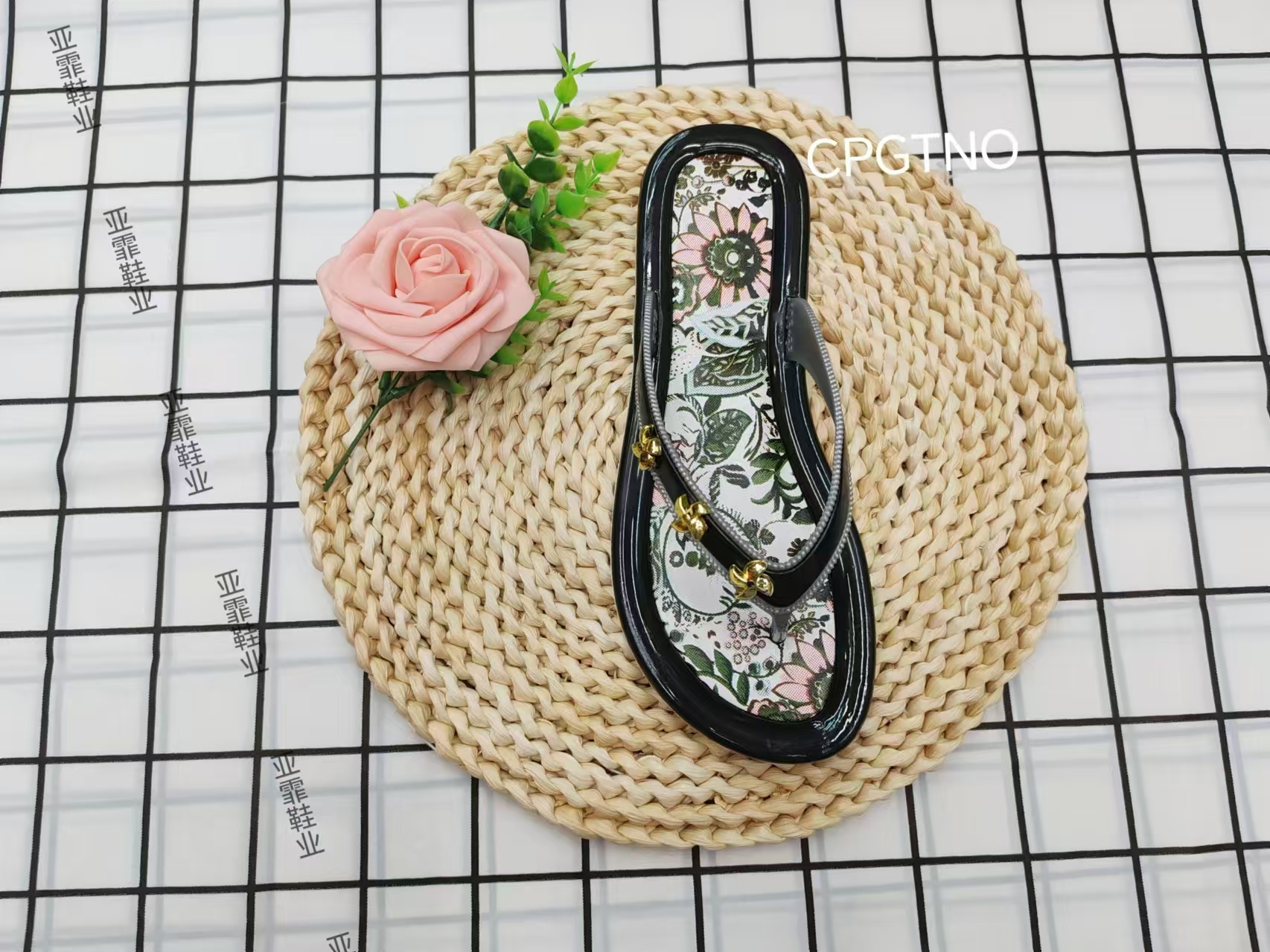 Summer fashion windmill clip-on sandals