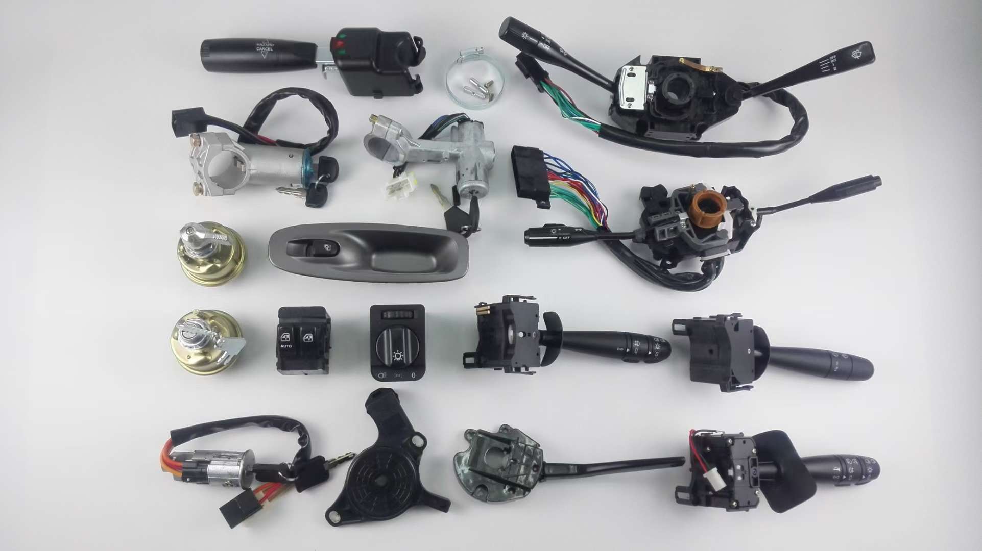 汽车配件适用于奔驰卡车Axor应急开关 9434460423详情图7