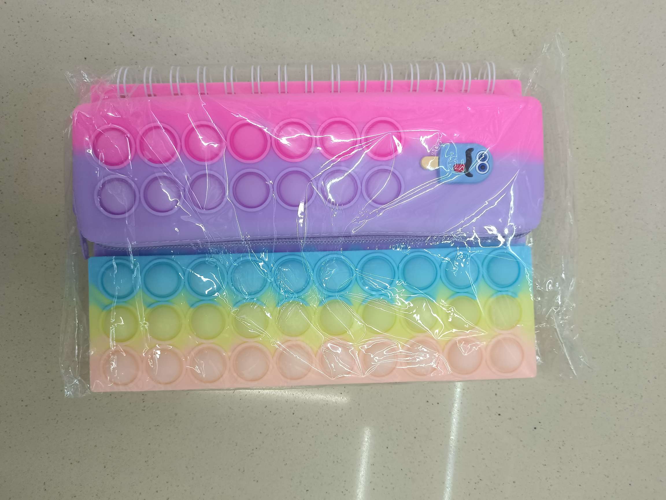 文具盒实物图