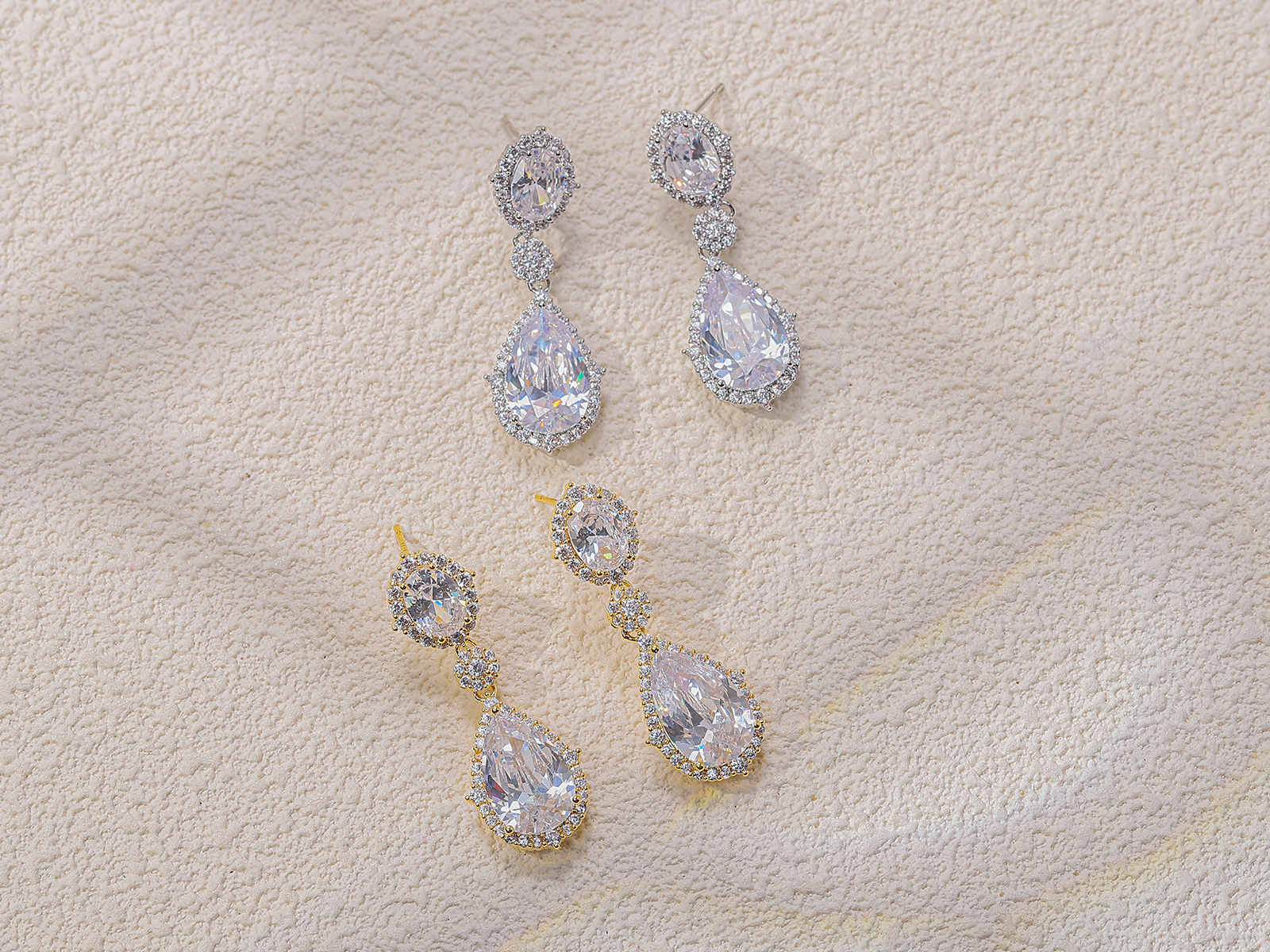 Xuhui brand exquisite and light luxury copper plated with real gold and set with zircon 925 silver needle, luxurious and dazzling stud earrings Item Picture