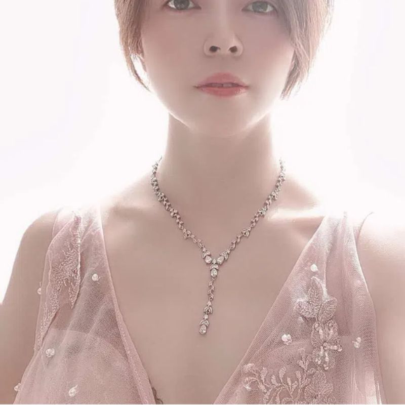 Dazzling and luxurious zircon necklace: Exquisite, beautiful and dazzling, banquet selection, dazzling wedding accessories, bride necklace, earrings set, simulated diamond wedding jewelry, emerald, white, sapphire blue dress accessories Item Picture