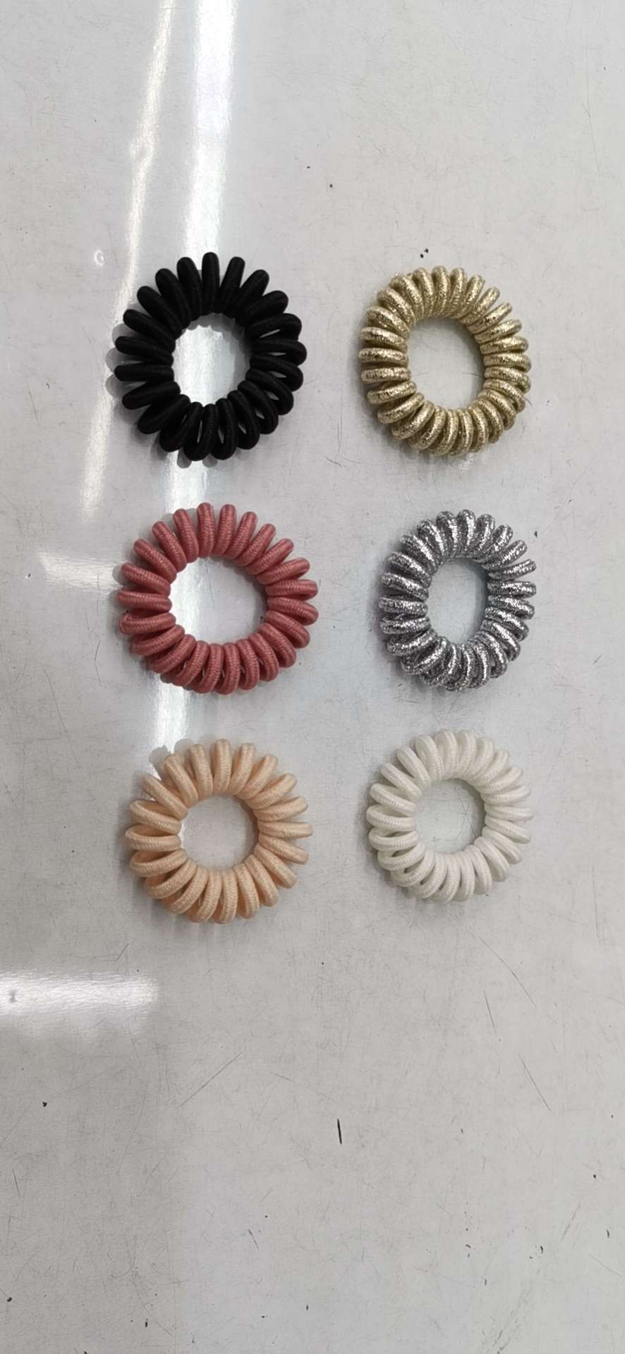 Fashionable and trendy large intestine hair bands, high-end headwear, unique design of hair bands, hair clips, hair ties, rubber bands, hair accessories, essential hair care products details Picture