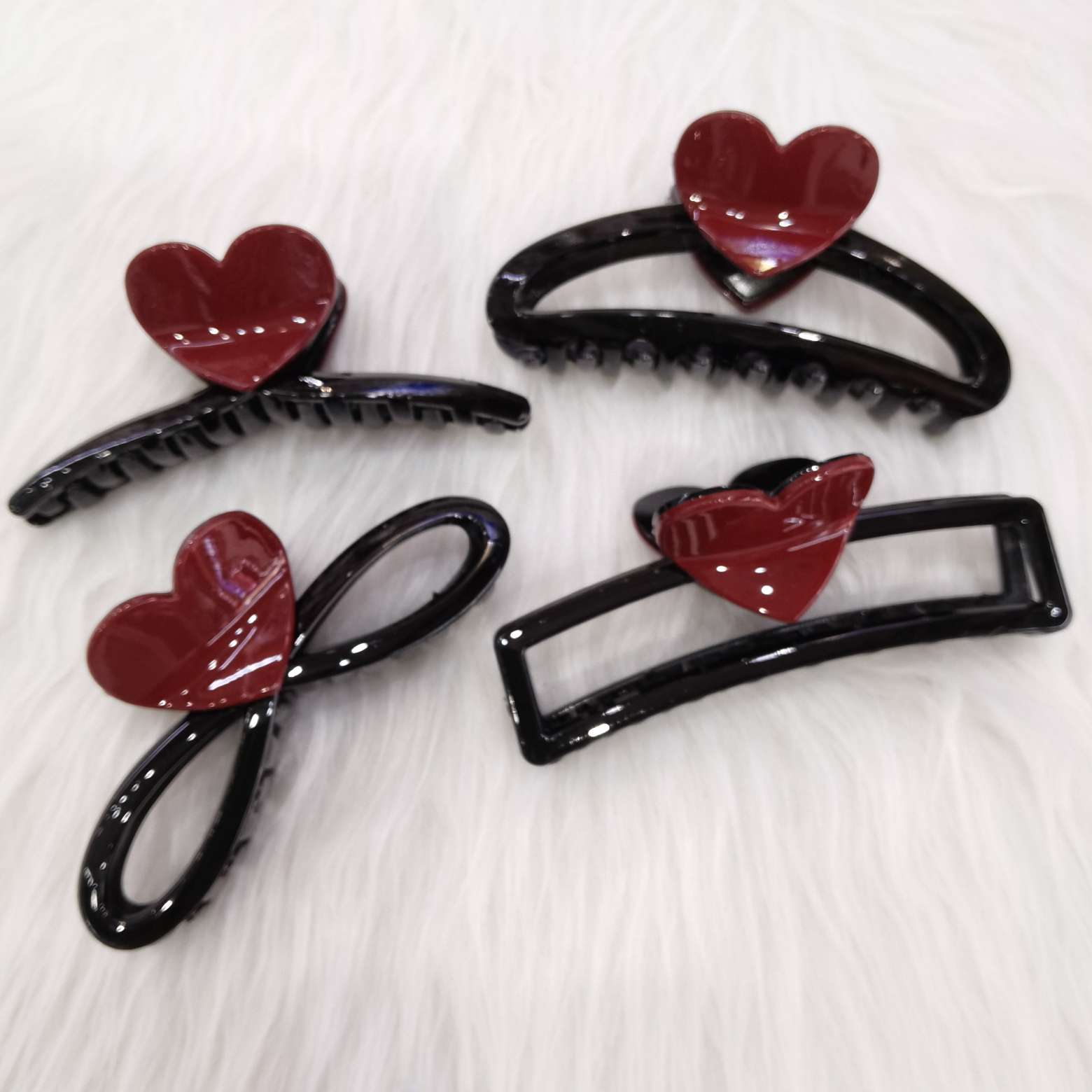 13 cm Ankela red dual-color heart-shaped gripper details Picture