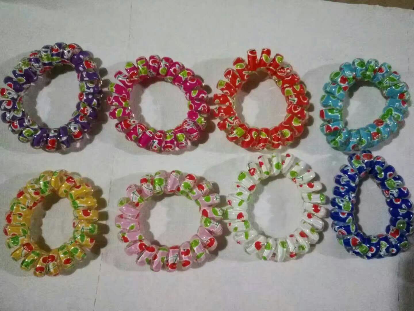 Fashionable and trendy large intestine hair bands, high-end headwear, unique design of hair bands, hair clips, hair ties, rubber bands, hair accessories, essential hair care products Application Scenario