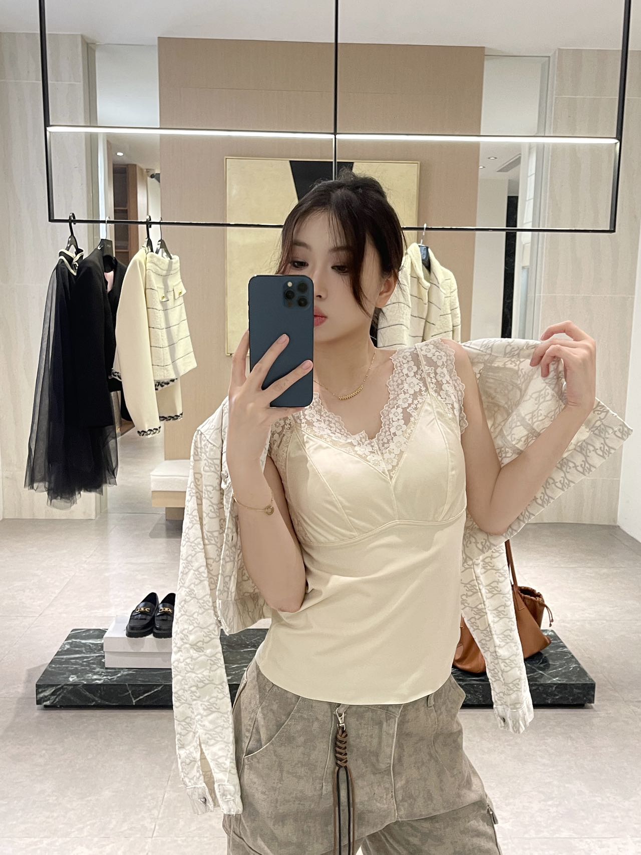 Imperial 066 Advanced Lace Satin Thermal Vest Autumn And Winter Gentle Fashion Foreign Air Warm Hair Hot Heating Thermal Underwear details Picture