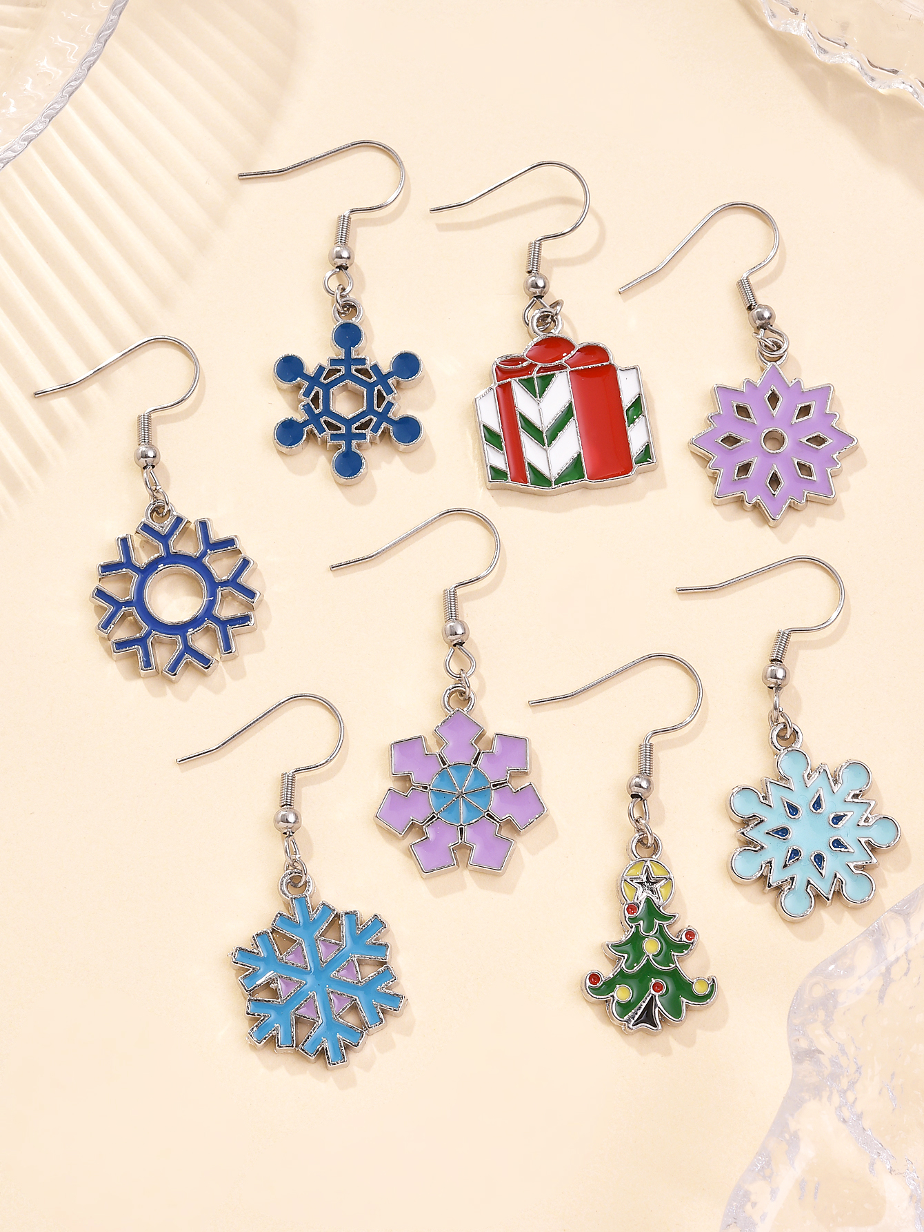 Santa Claus snowflake earrings, Christmas tree ornaments, pendant earrings, creative Christmas style earrings, diy pendant pendants details Picture