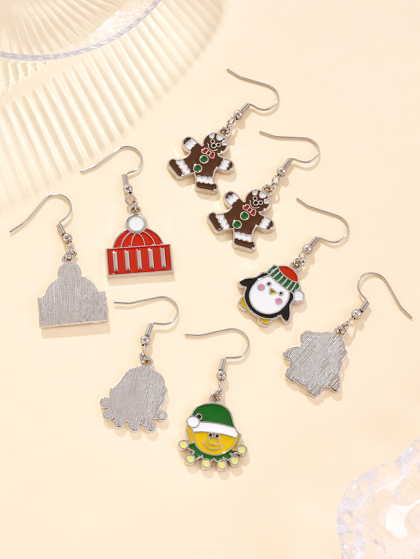 Creative resin cookie color simulation bear earrings, fun cartoon cute three-dimensional rabbit DIY earrings, childlike and girlish heart ear hooks and earrings Application Scenario