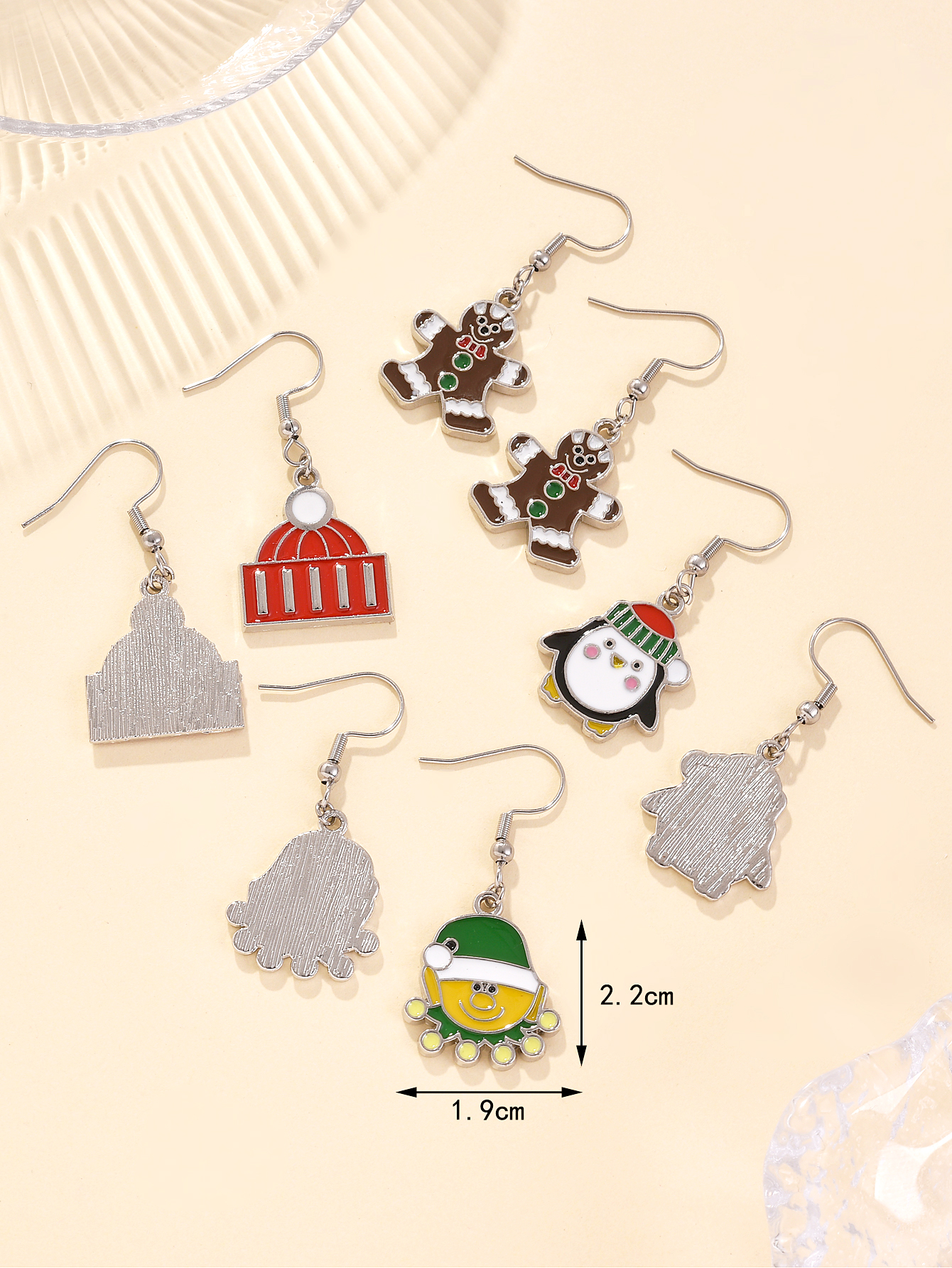 Creative resin cookie color simulation bear earrings, fun cartoon cute three-dimensional rabbit DIY earrings, childlike and girlish heart ear hooks and earrings Specification image