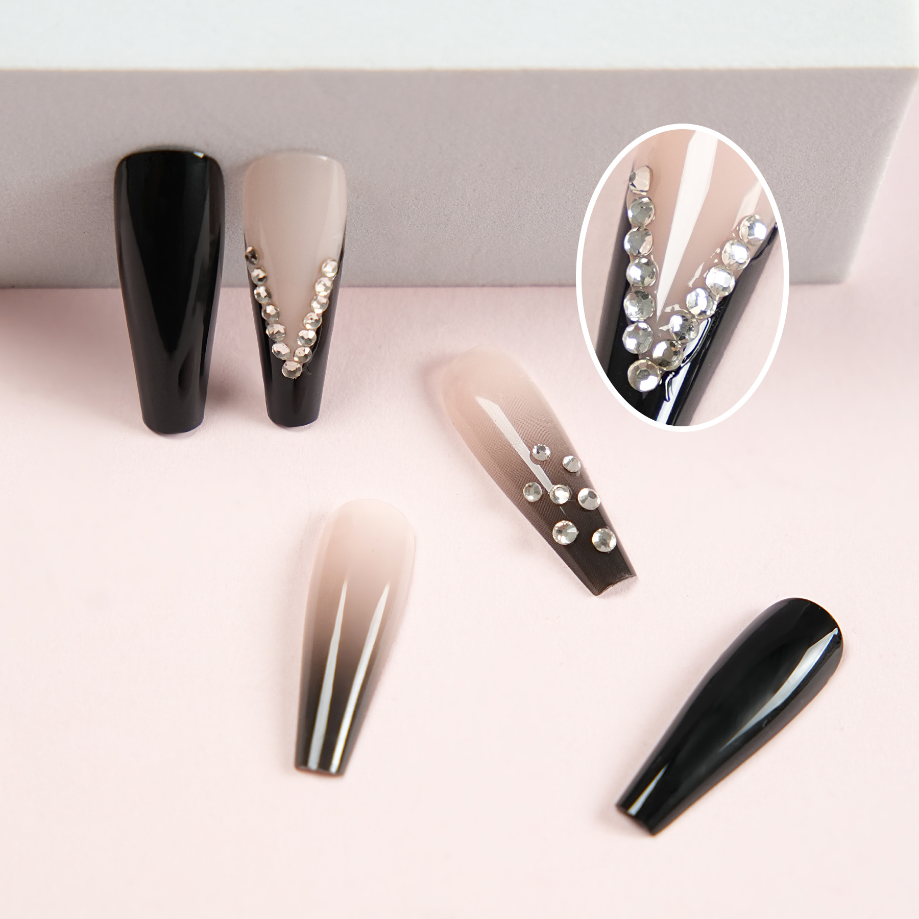 The new long ballet dot diamond French black classic nail wearable nail art piece is easy to wear and a new fashionable nail art choice Specification image