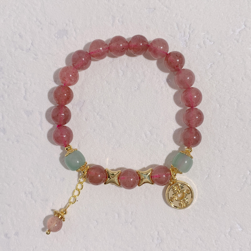Strawberry Crystal original bracelet, with a natural and high-end feel, sweet and fresh, simple design, niche design, student best friend, light luxury and exquisite, wholesale from street stalls